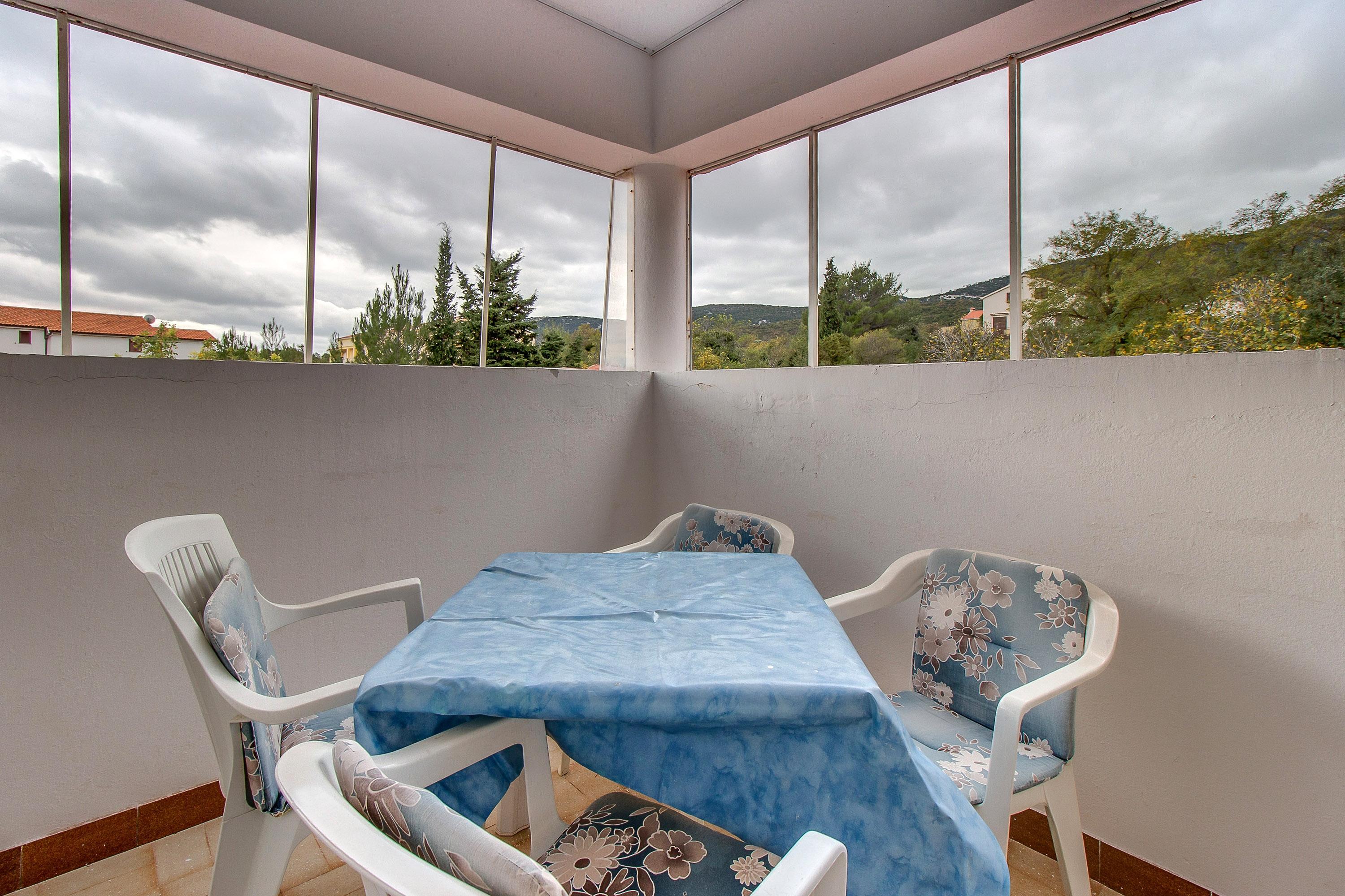 1-Zimmer-Ferienwohnung mit Terrasse und Meerblick Nerezine, Losinj A-2
