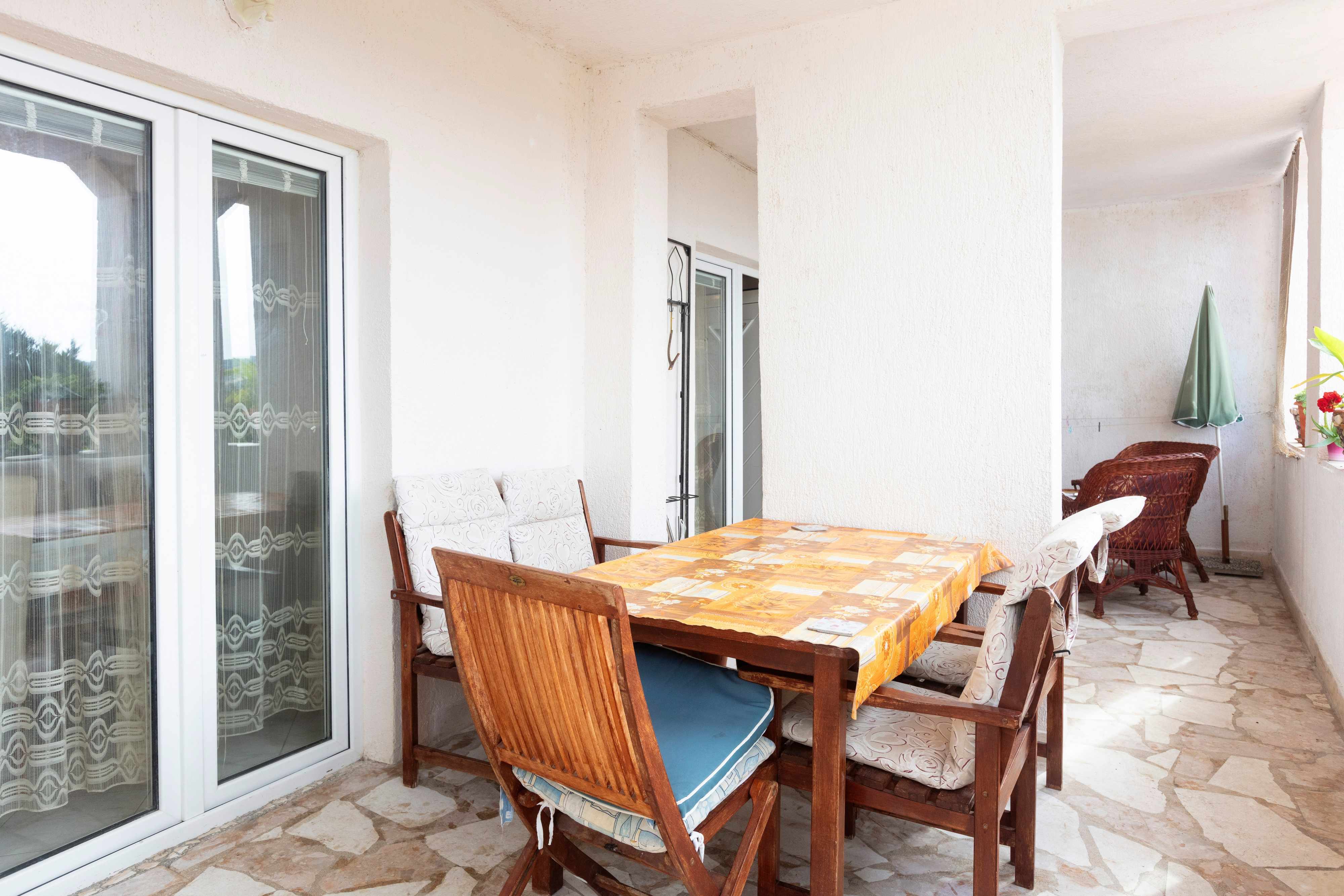 2-Zimmer-Ferienwohnung am Strand Grebastica, Sibenik A-461-a