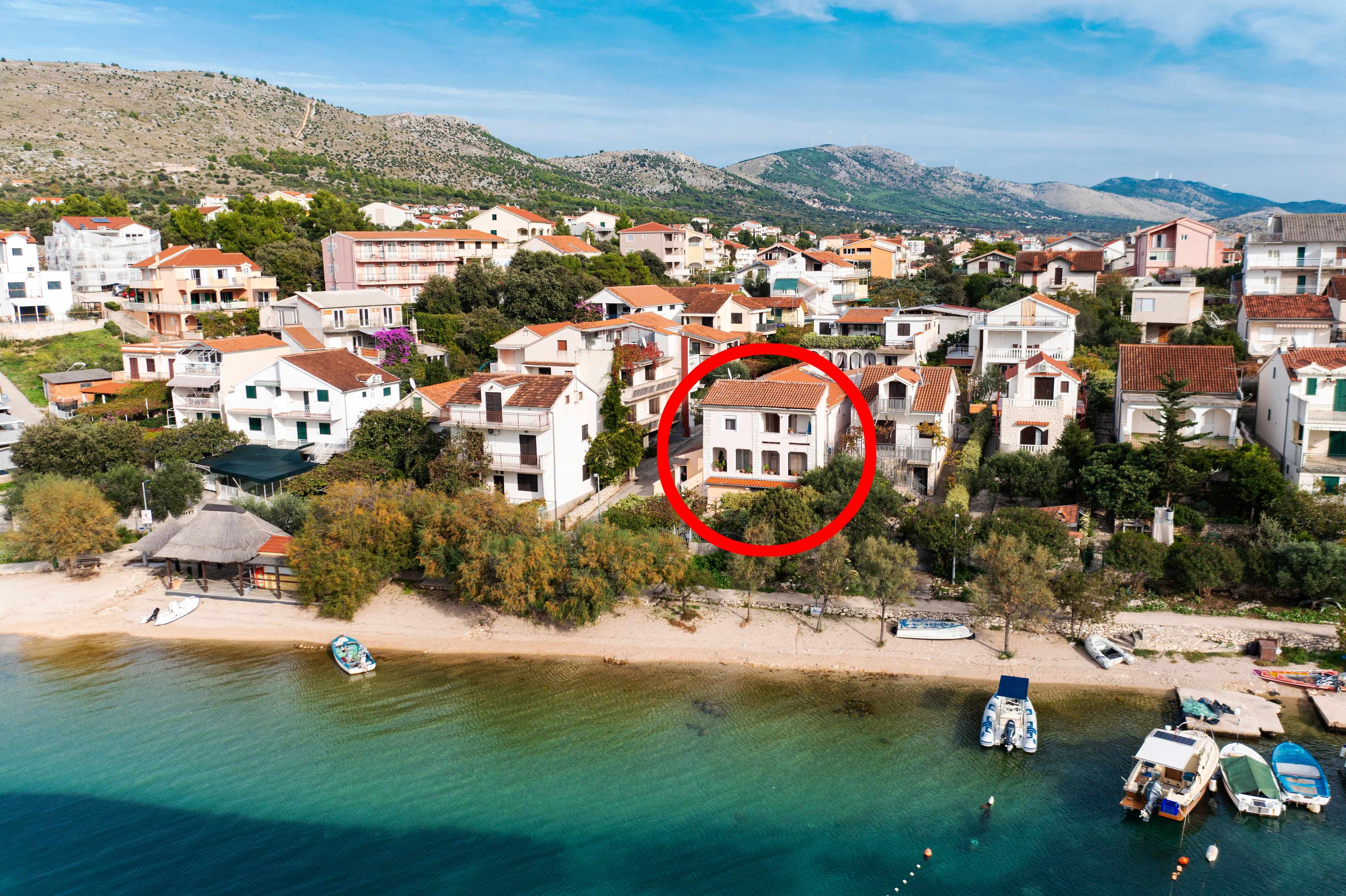 2-Zimmer-Ferienwohnung am Strand Grebastica, Sibenik A-461-a