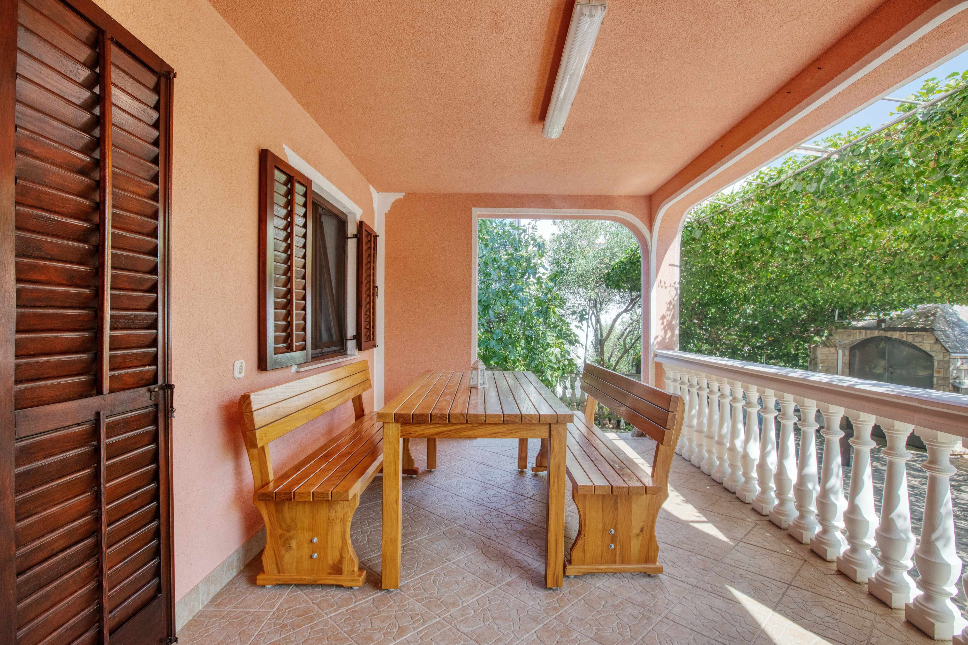 2-Zimmer-Ferienwohnung mit Terrasse Jezera, Murter A-5133-b
