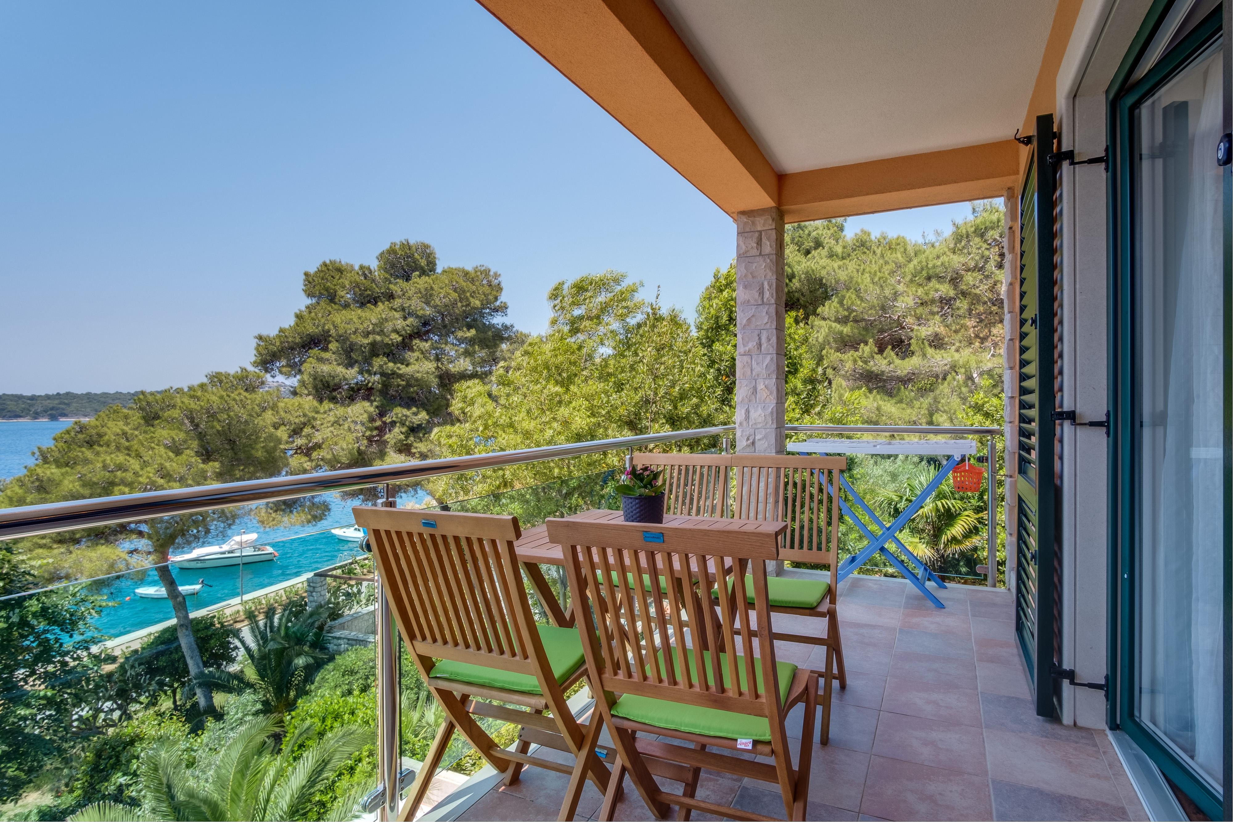 1-Zimmer-Ferienwohnung am Strand Mali Losinj, Losinj A-5391-d