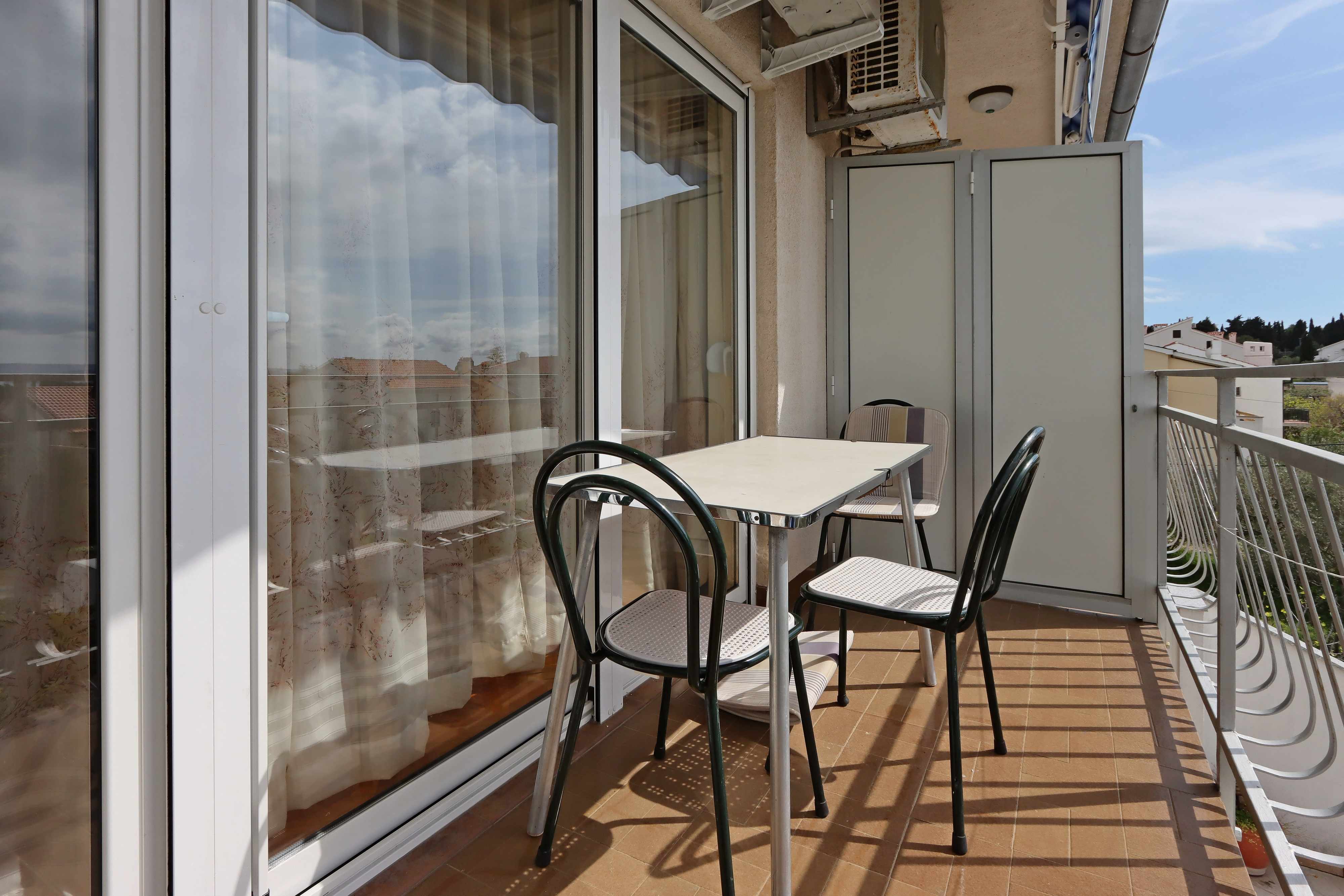 2-Zimmer-Ferienwohnung mit Balkon und Meerblick Punat, Krk A-5410-a