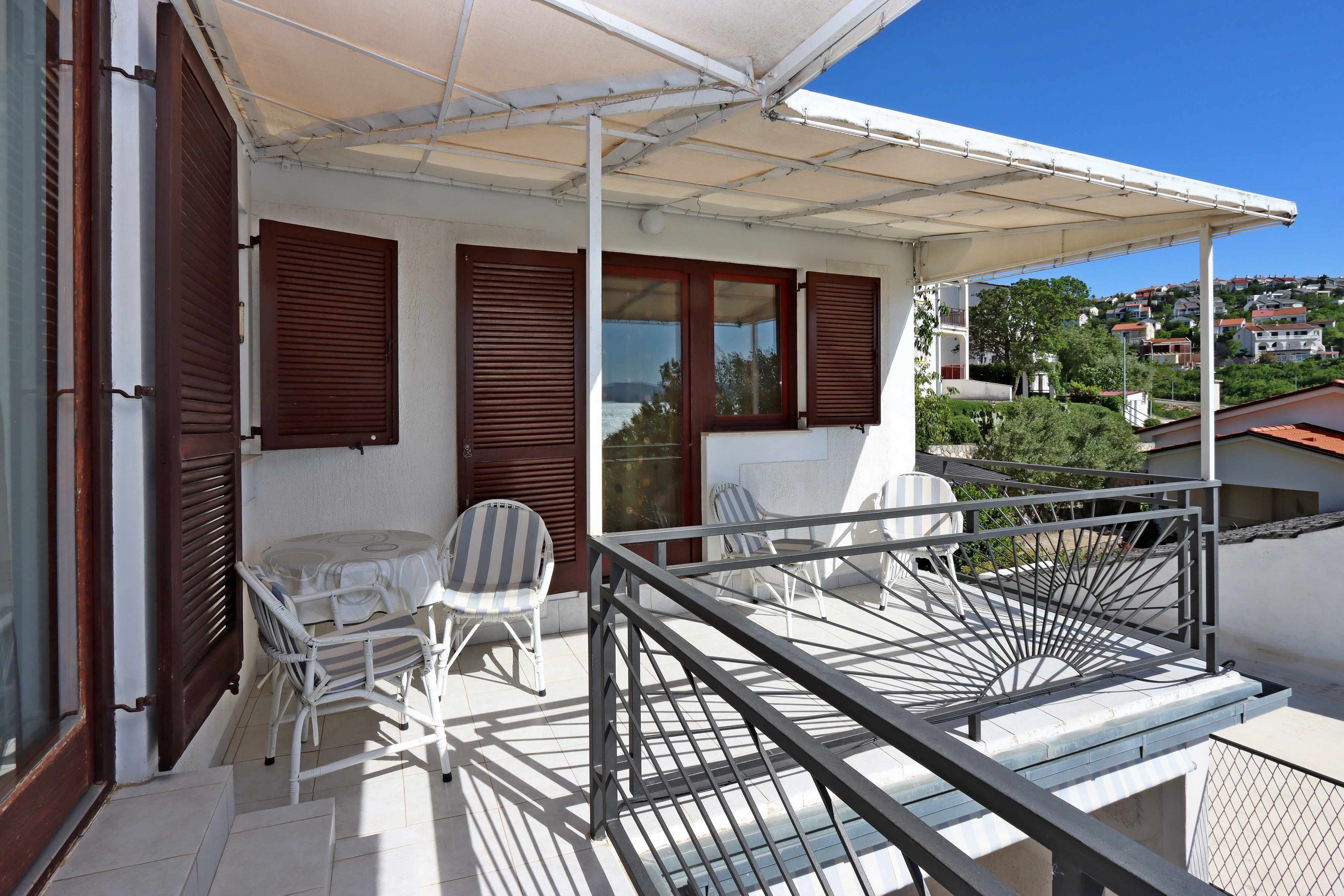2-Zimmer-Ferienwohnung mit Terrasse und Meerblick Klenovica, Novi Vino