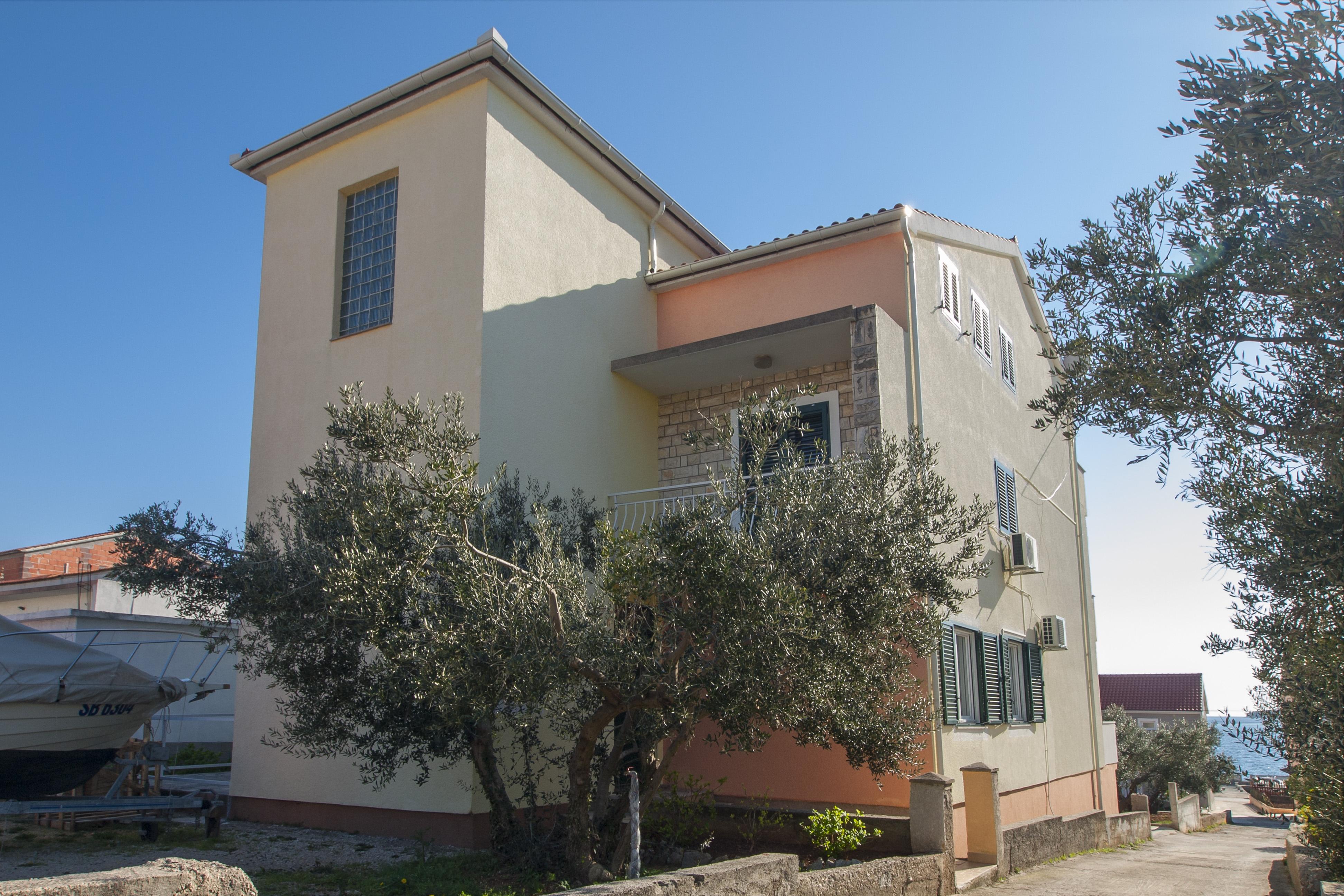4-Zimmer-Ferienwohnung mit Terrasse und Meerblick Brodarica (Sibenik)