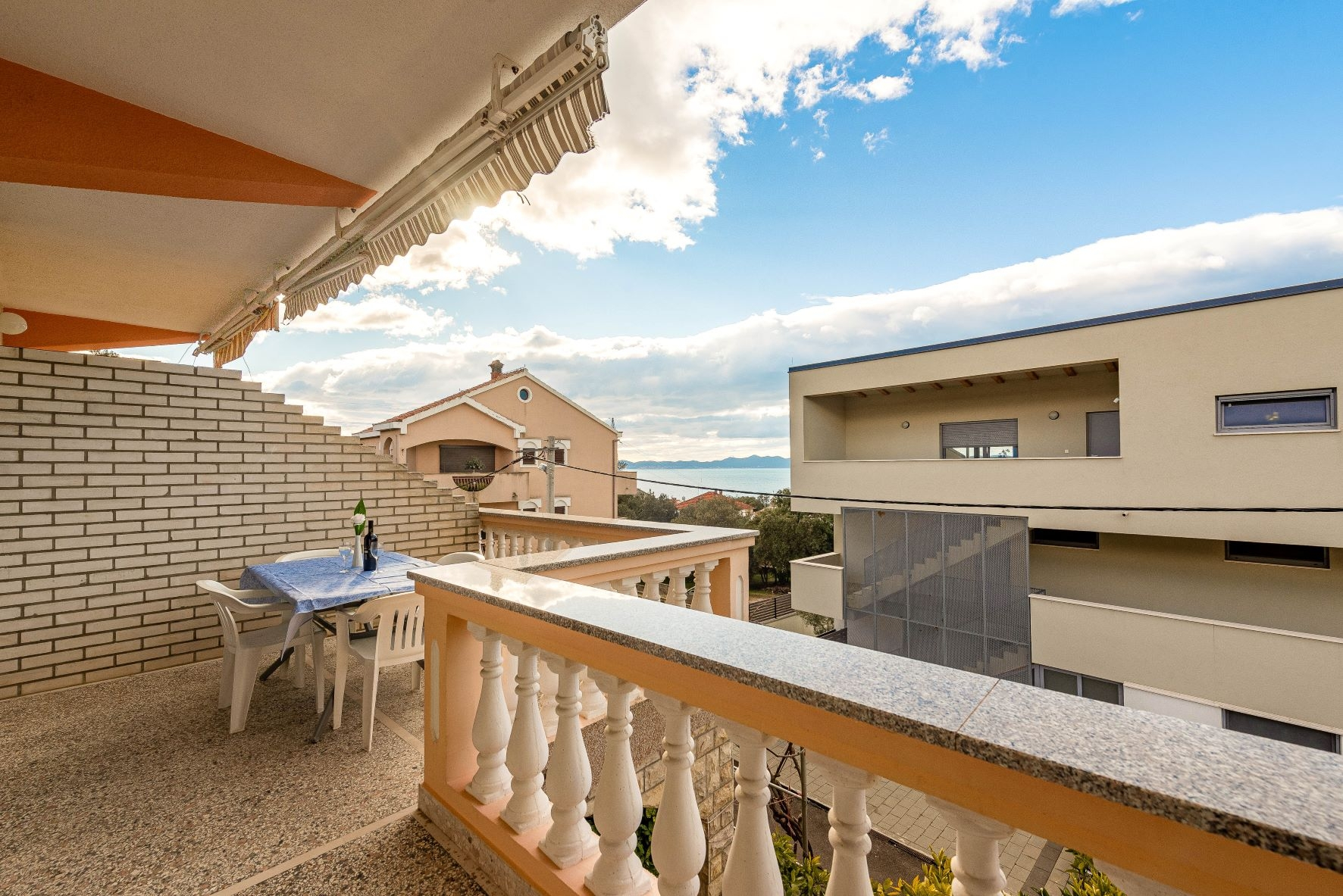 2-Zimmer-Ferienwohnung mit Terrasse und Meerblick Kozino, Zadar A-5749
