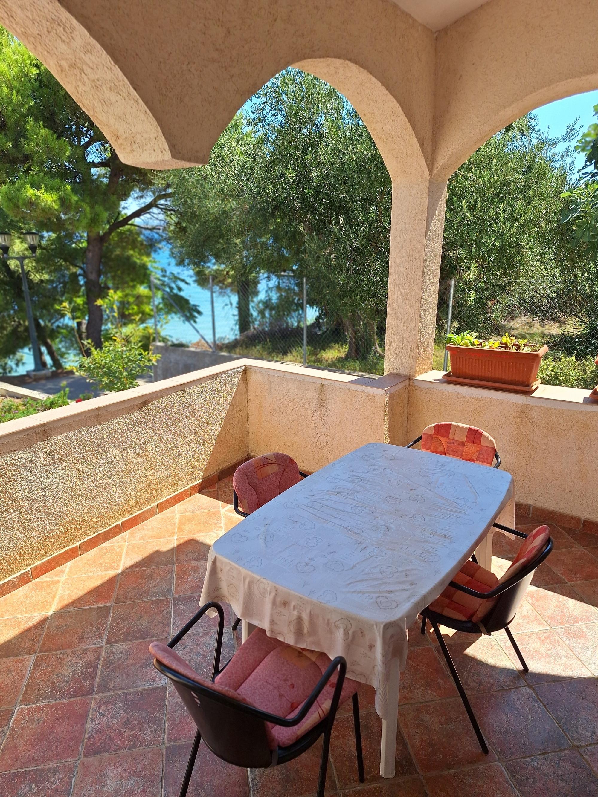 1-Zimmer-Ferienwohnung am Strand Tkon, Pasman A-5840-a