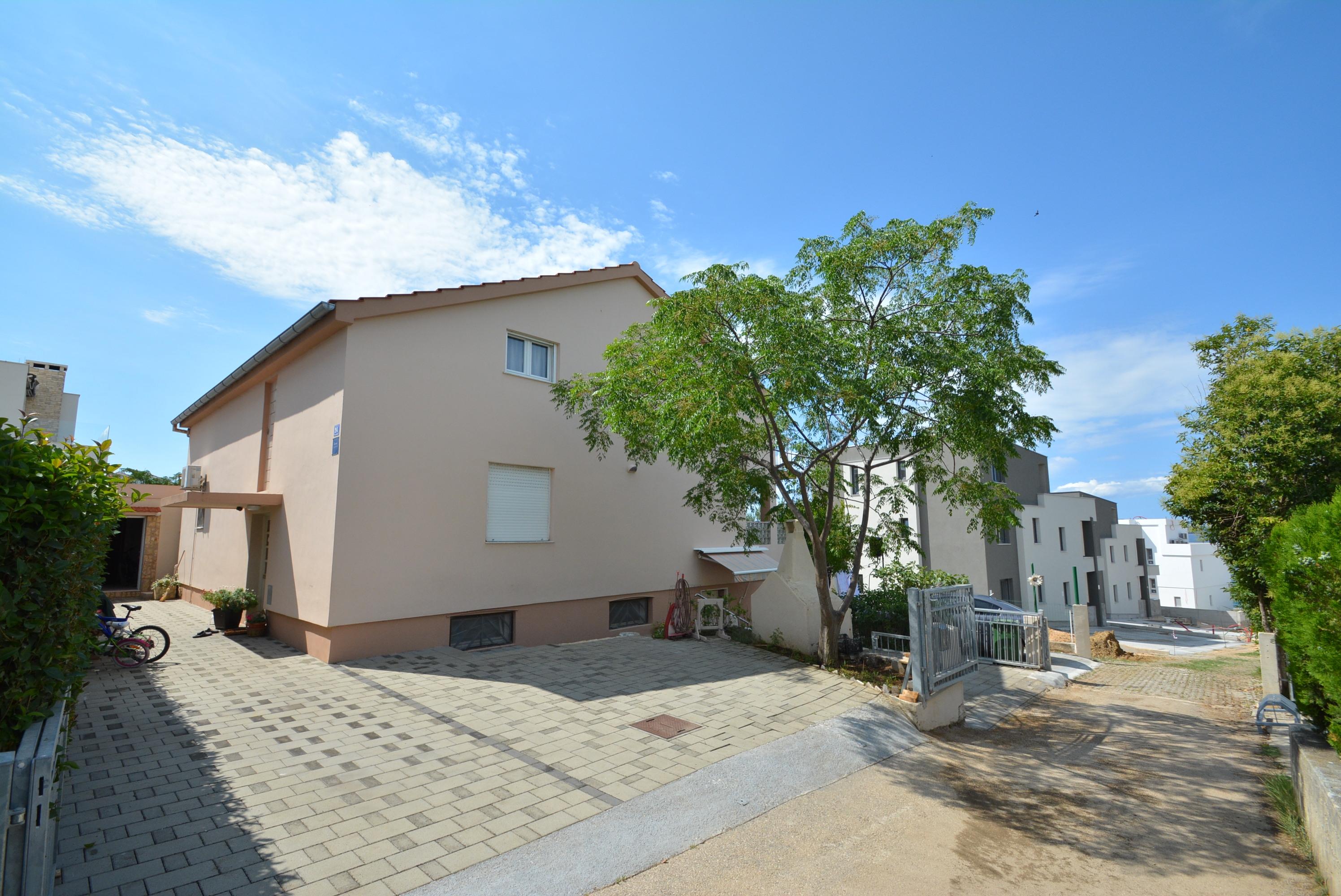 1-Zimmer-Ferienwohnung mit Terrasse und Meerblick Kozino, Zadar A-5893