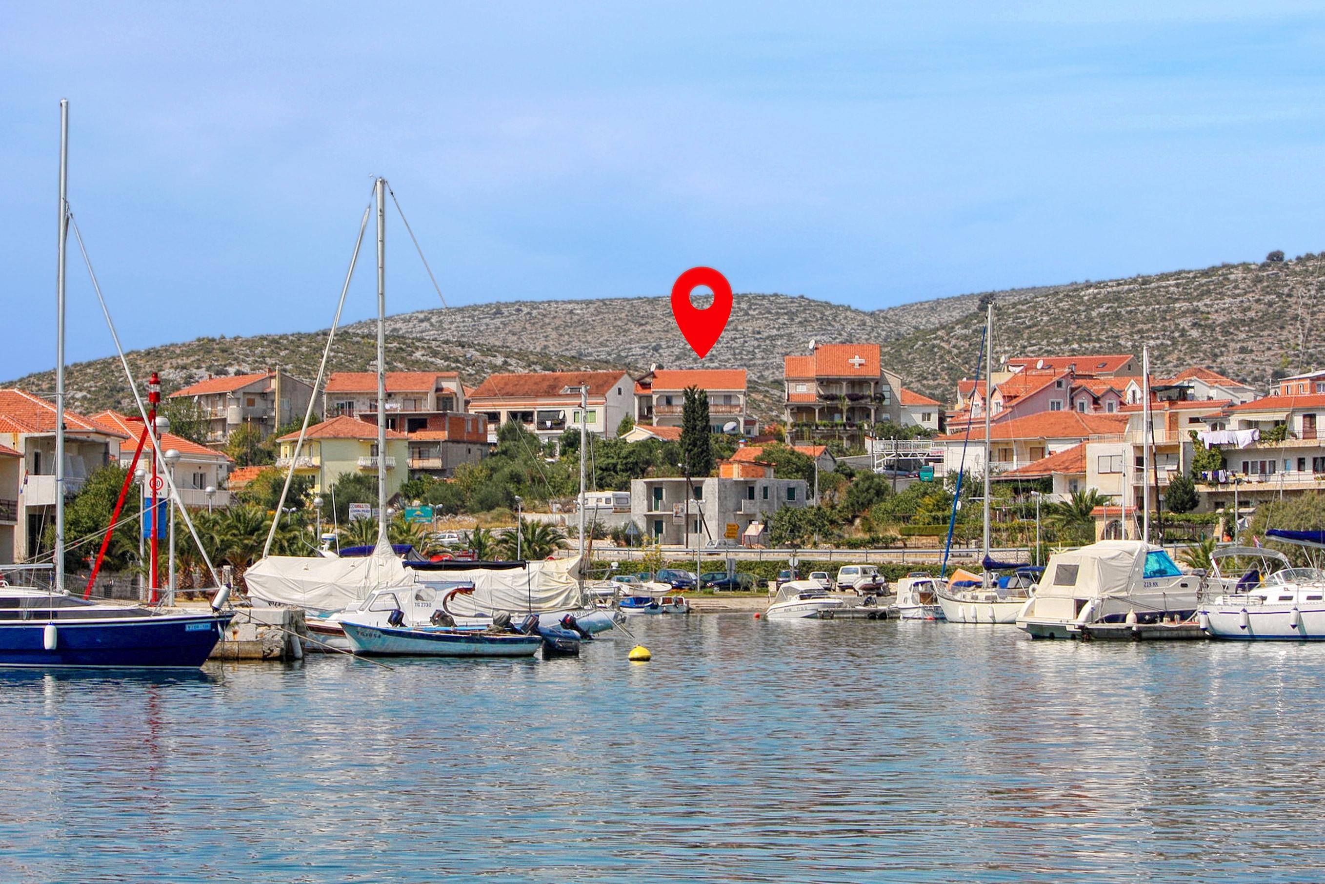 3-Zimmer-Ferienwohnung mit Terrasse Marina, Trogir A-5953-b