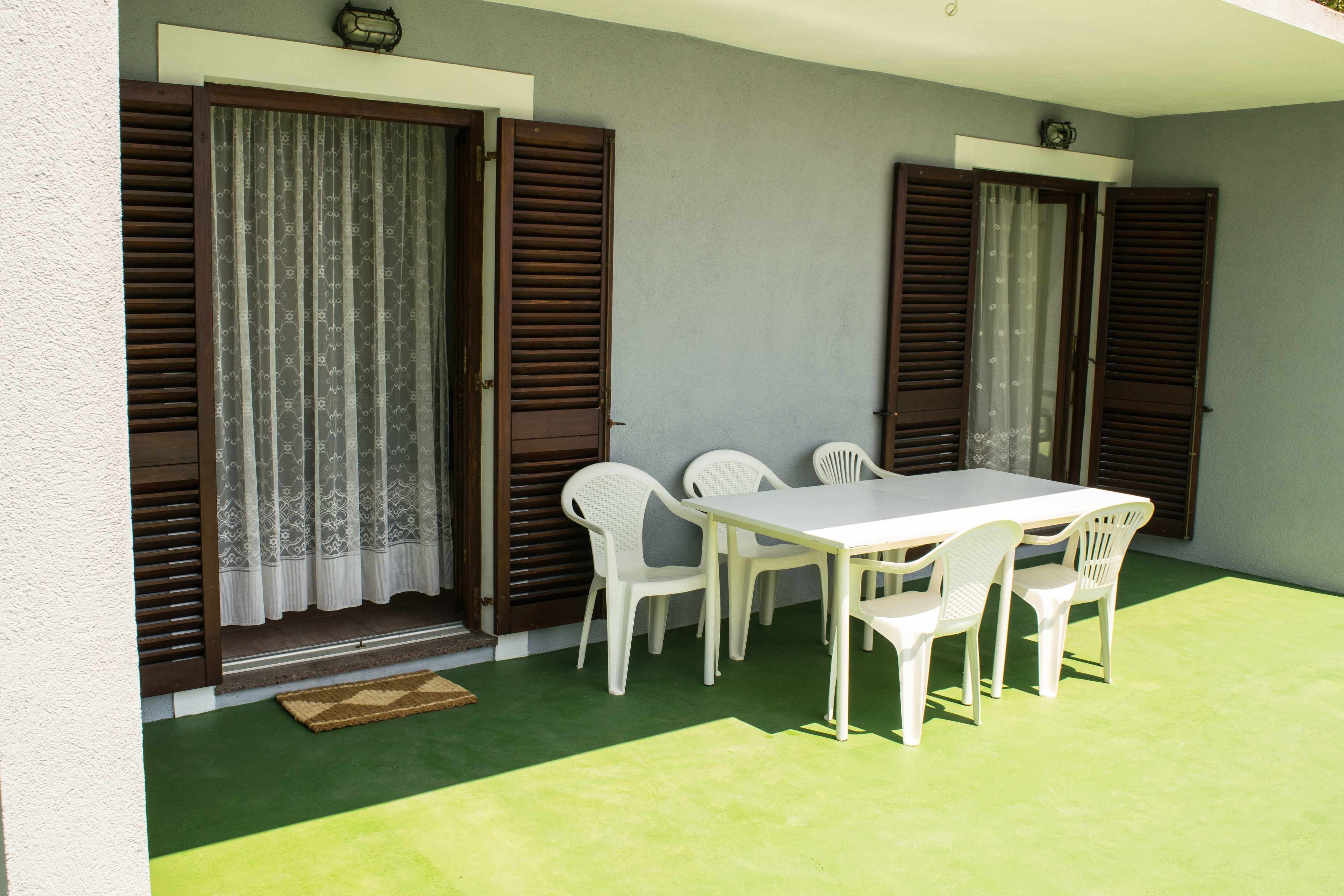1-Zimmer-Ferienwohnung mit Terrasse und Meerblick Lokva Rogoznica, Omi