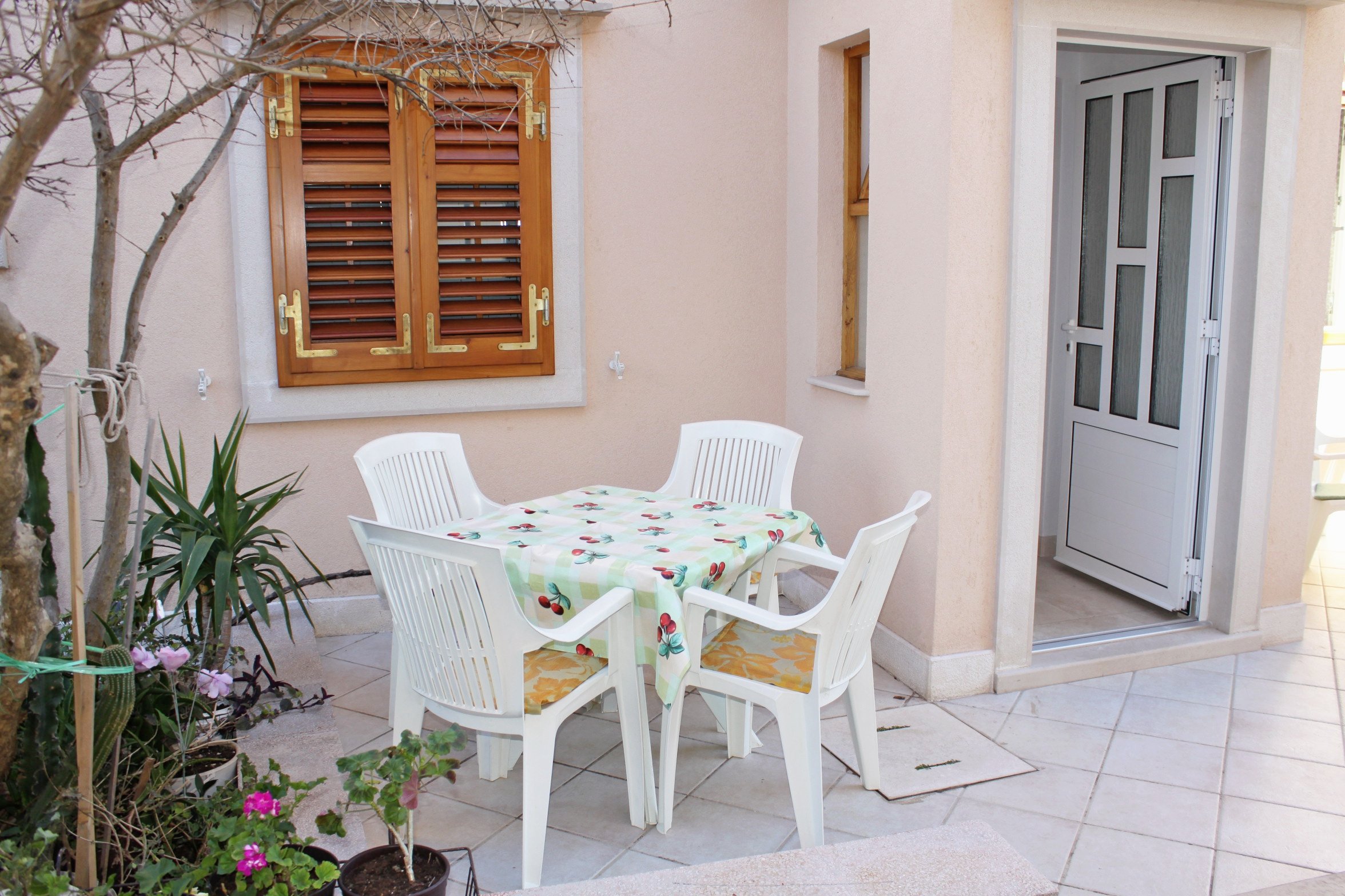 1-Zimmer-Ferienwohnung mit Terrasse Supetar, Brac A-6037-a