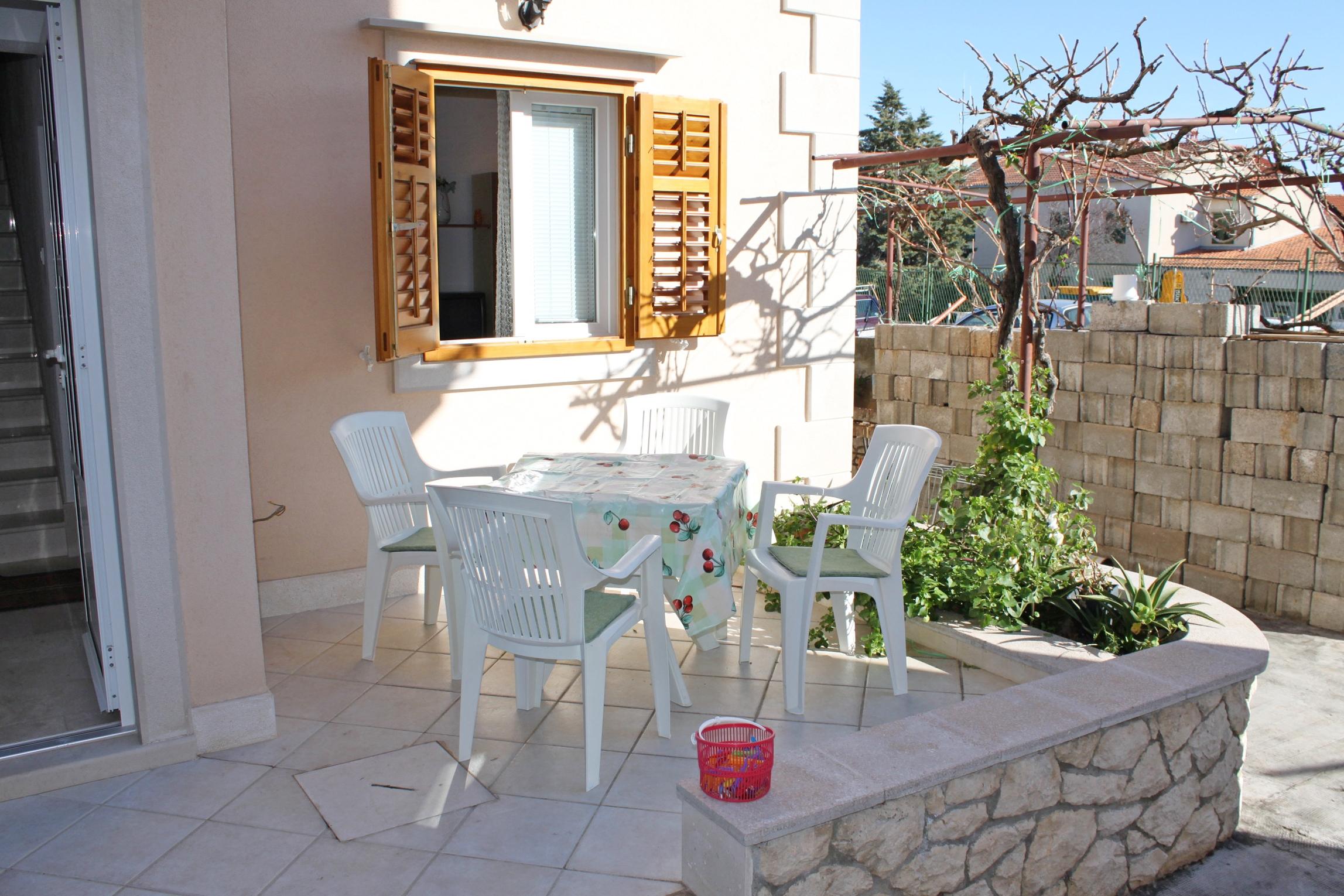1-Zimmer-Ferienwohnung mit Terrasse Supetar, Brac A-6037-b
