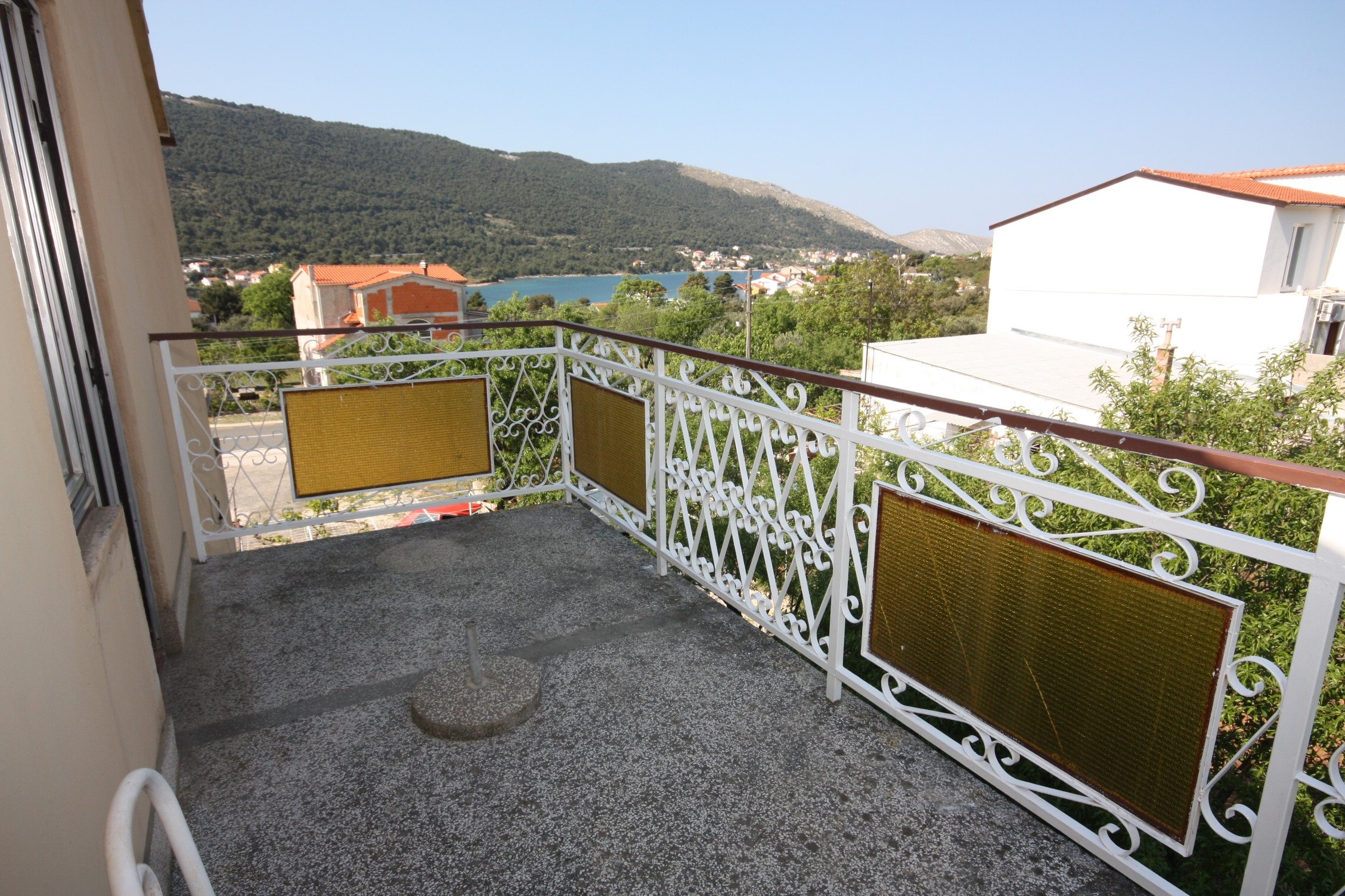 3-Zimmer-Ferienwohnung mit Terrasse und Meerblick Grebastica, Sibenik