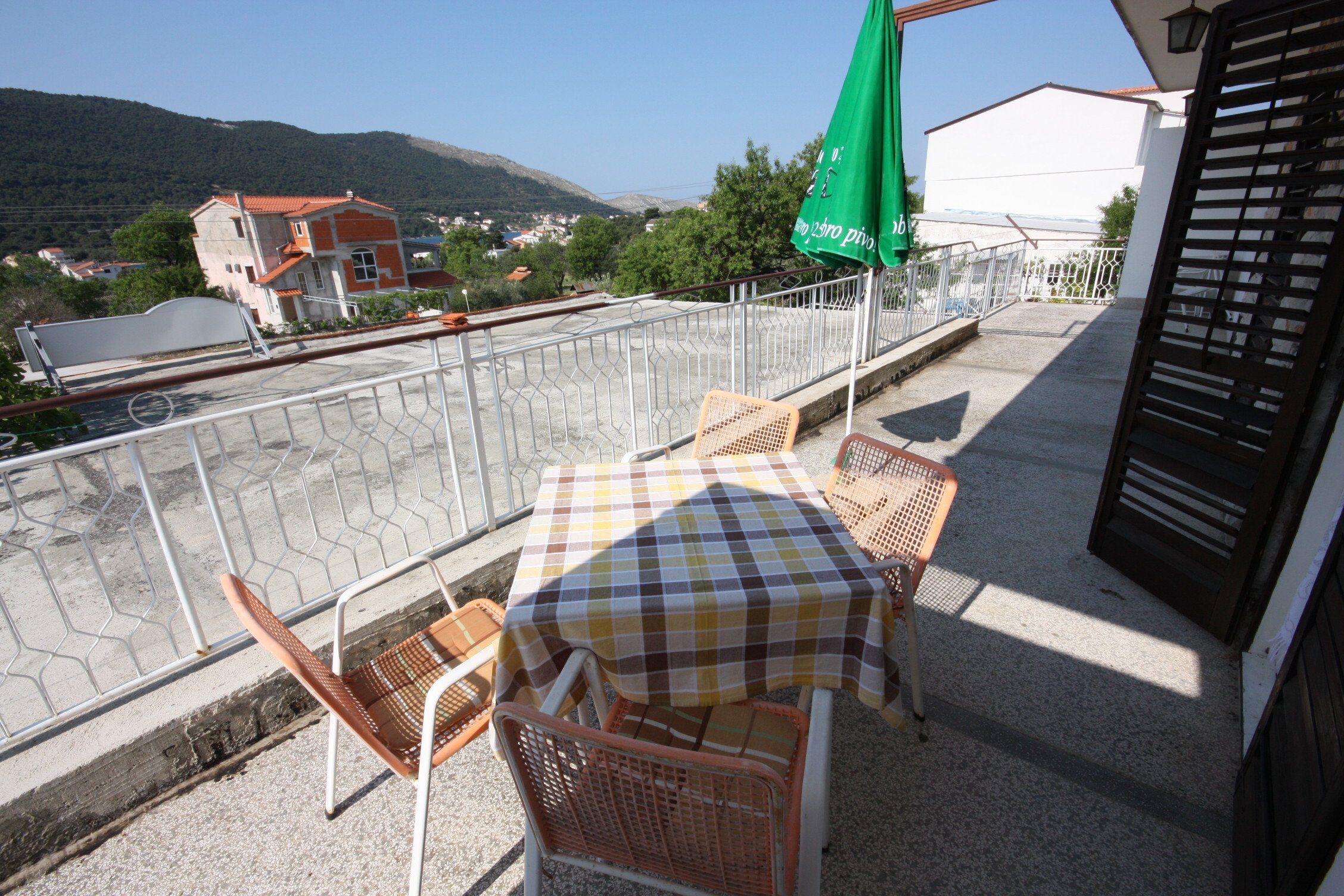 2-Zimmer-Ferienwohnung mit Terrasse und Meerblick Grebastica, Sibenik