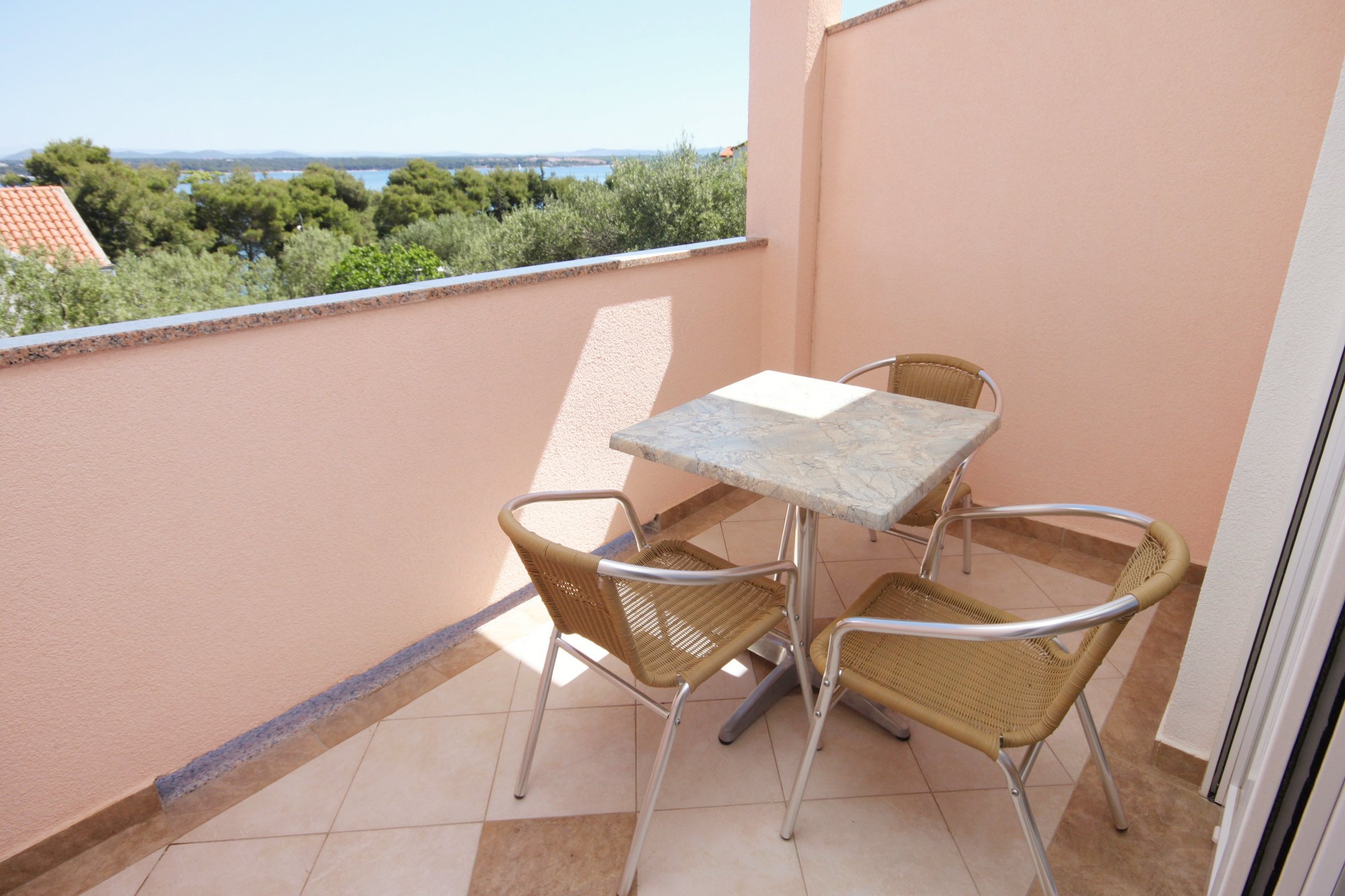 1-Zimmer-Ferienwohnung mit Terrasse und Meerblick Tkon, Pasman A-6215-