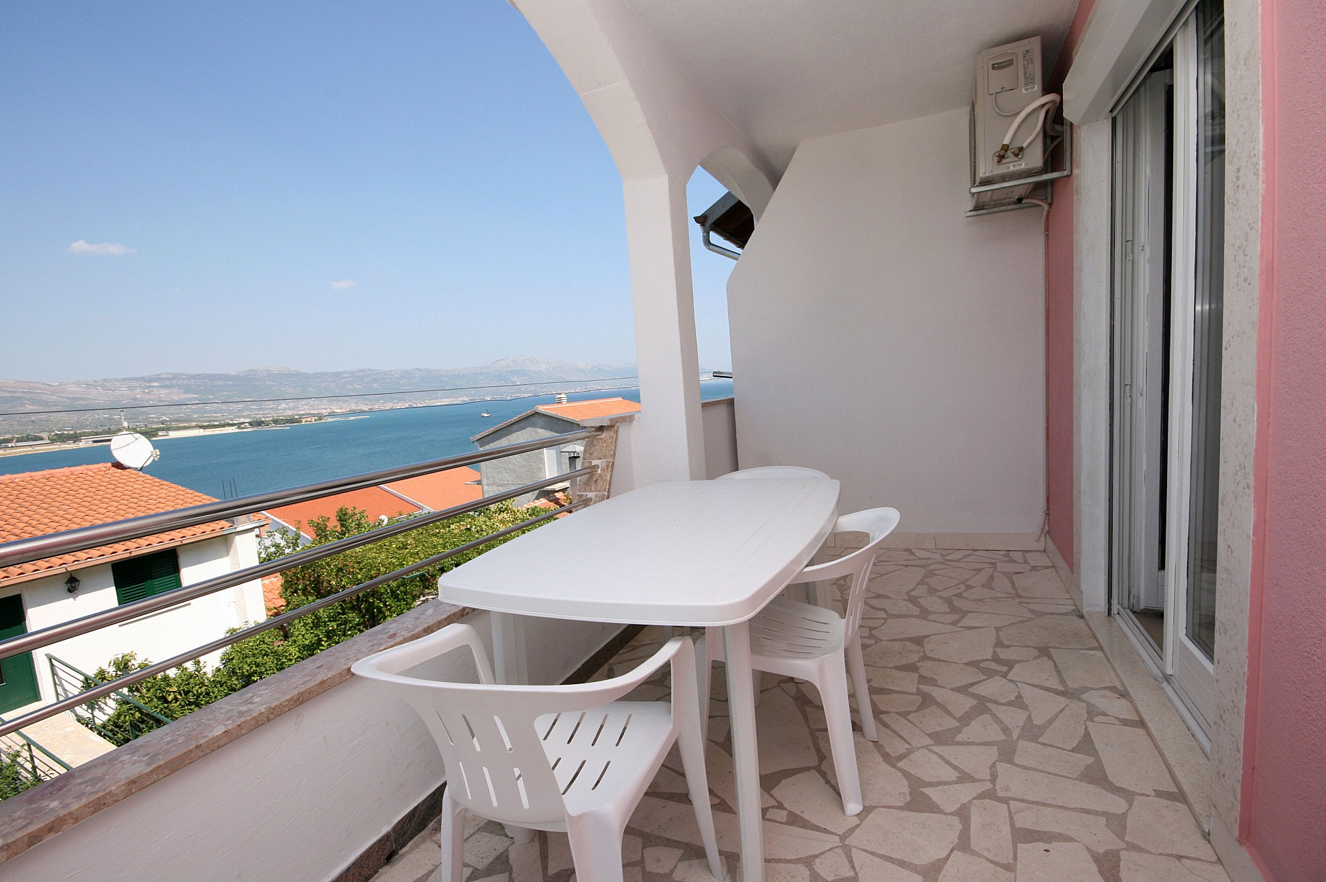 1-Zimmer-Ferienwohnung mit Terrasse und Meerblick Mastrinka (Ciovo) A-