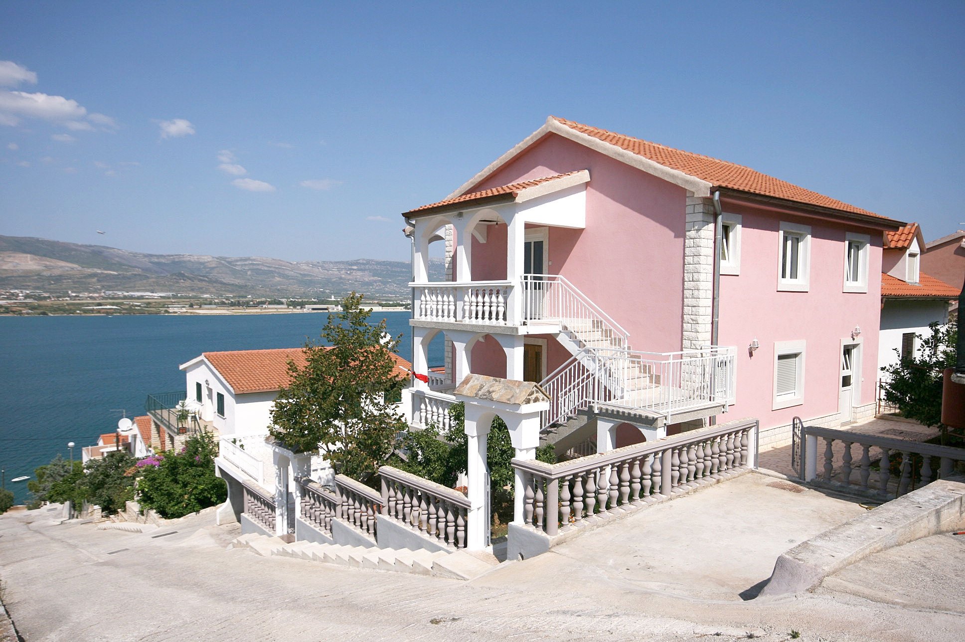 1-Zimmer-Ferienwohnung mit Terrasse und Meerblick Mastrinka (Ciovo) A-