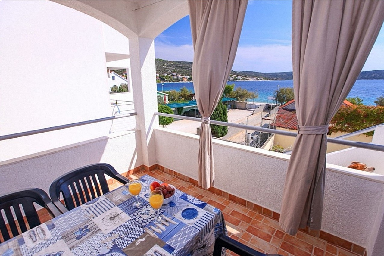 2-Zimmer-Ferienwohnung am Strand Sevid, Trogir A-4286-b
