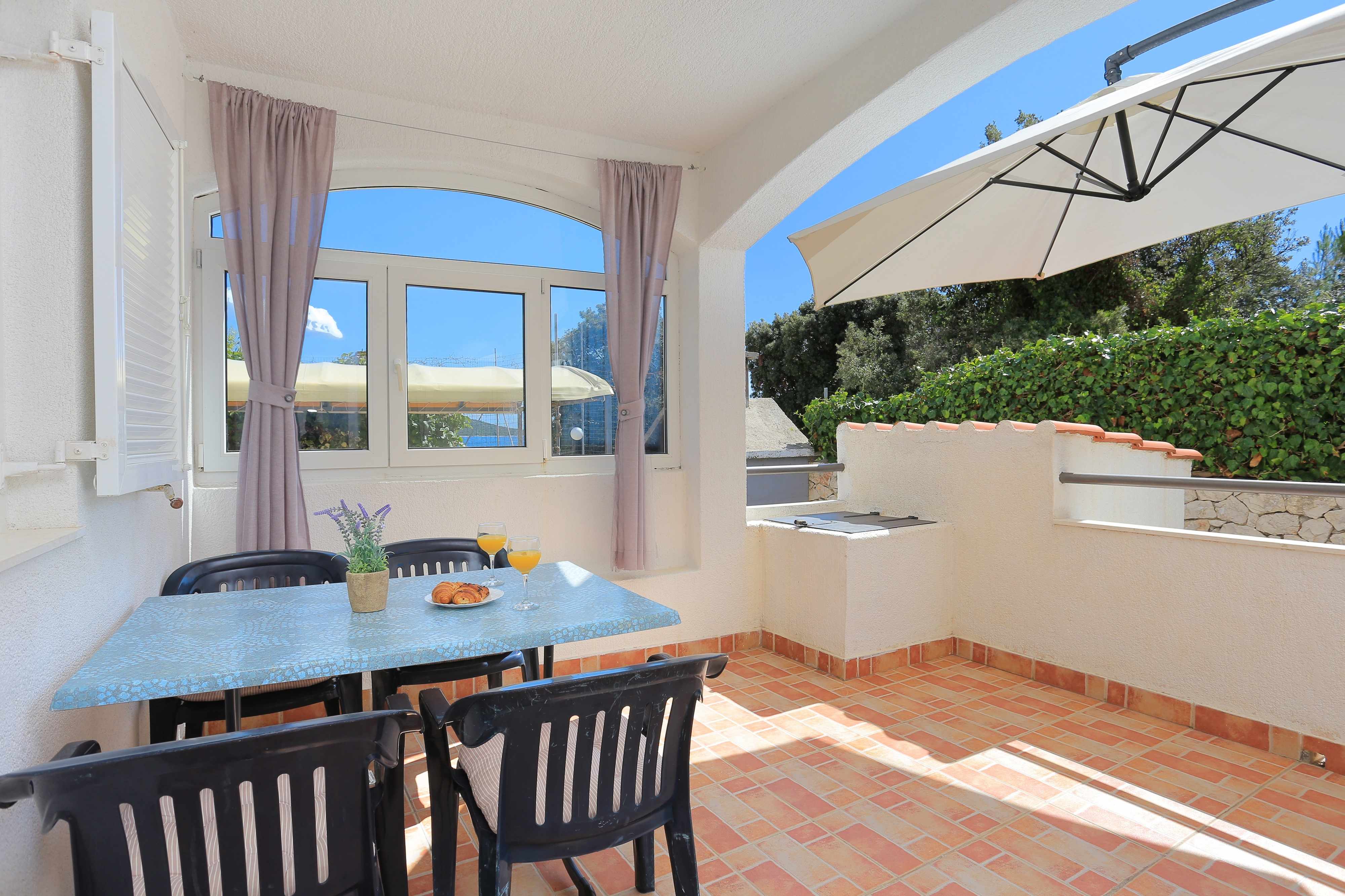 2-Zimmer-Ferienwohnung am Strand Sevid, Trogir A-4286-c