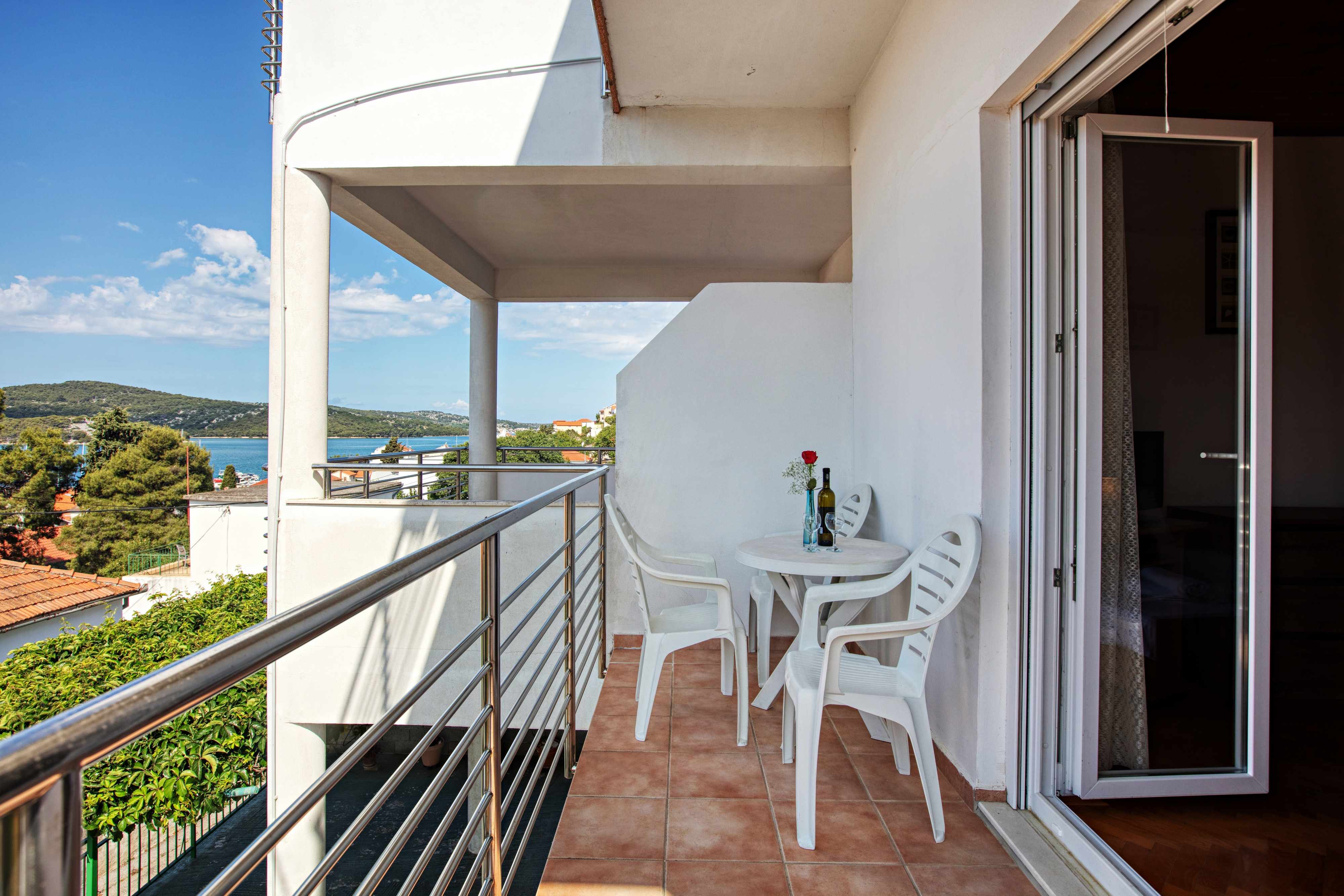 1-Zimmer-Ferienwohnung mit Balkon und Meerblick Tisno, Murter A-4295-b