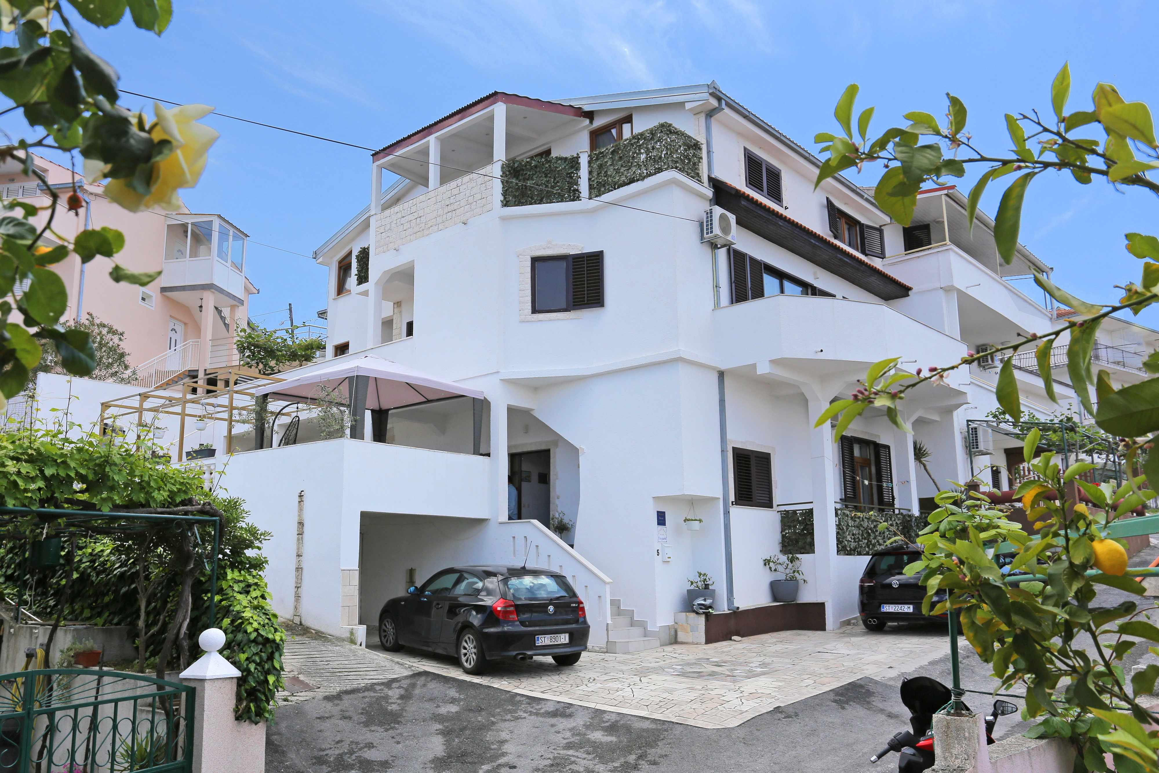 2-Zimmer-Ferienwohnung mit Terrasse und Meerblick Mastrinka, Ciovo A-4