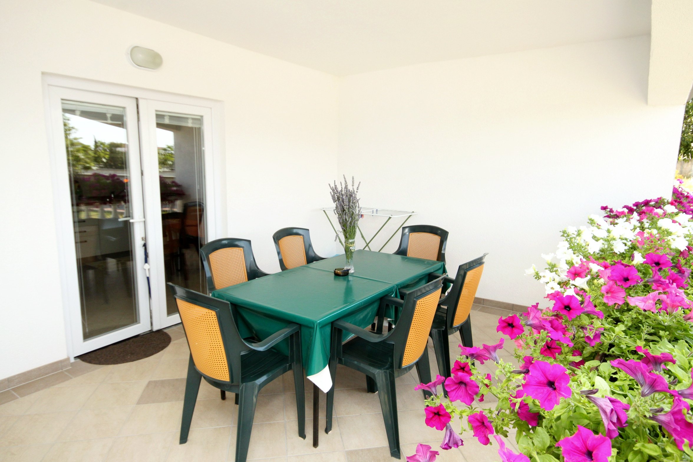 1-Zimmer-Ferienwohnung mit Terrasse Seline, Paklenica A-6603-b
