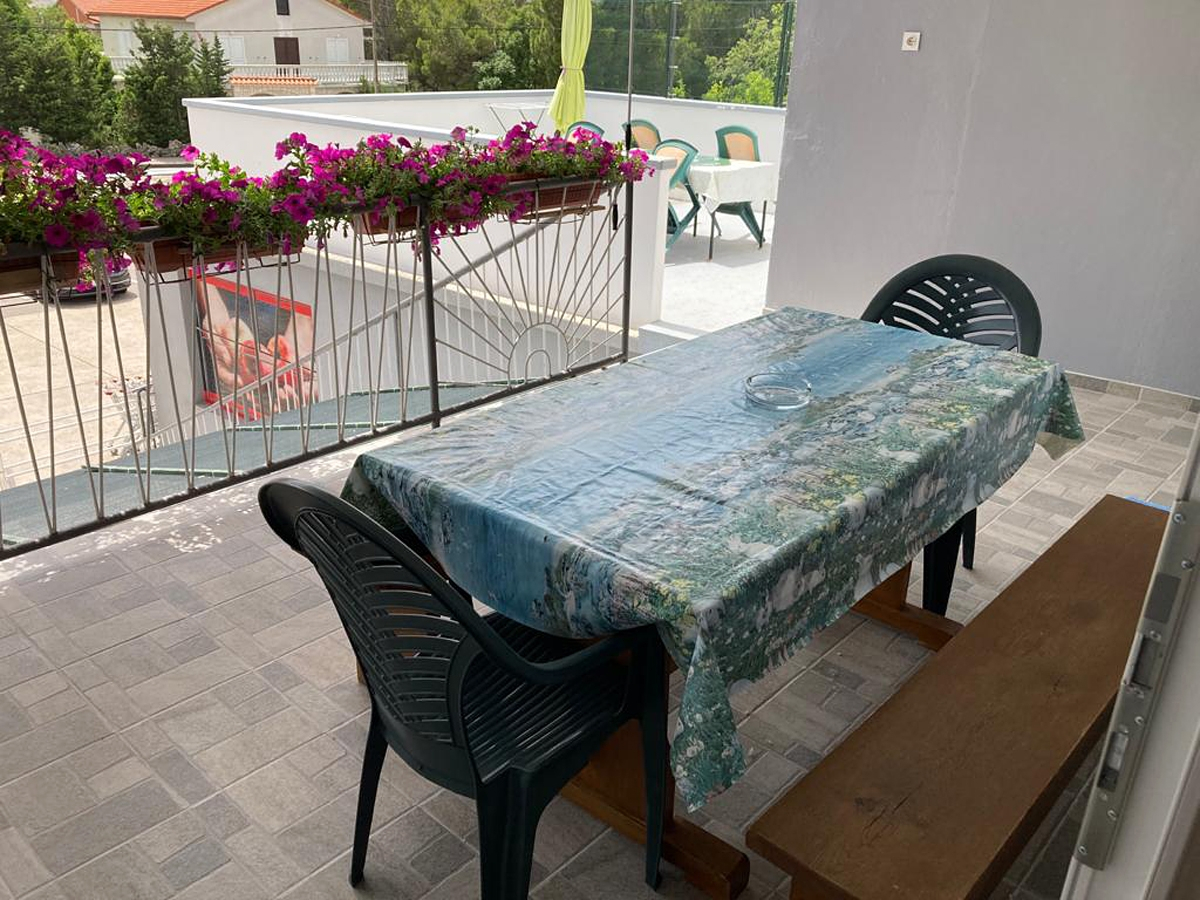 4-Zimmer-Ferienwohnung mit Terrasse Seline, Paklenica A-6628-b