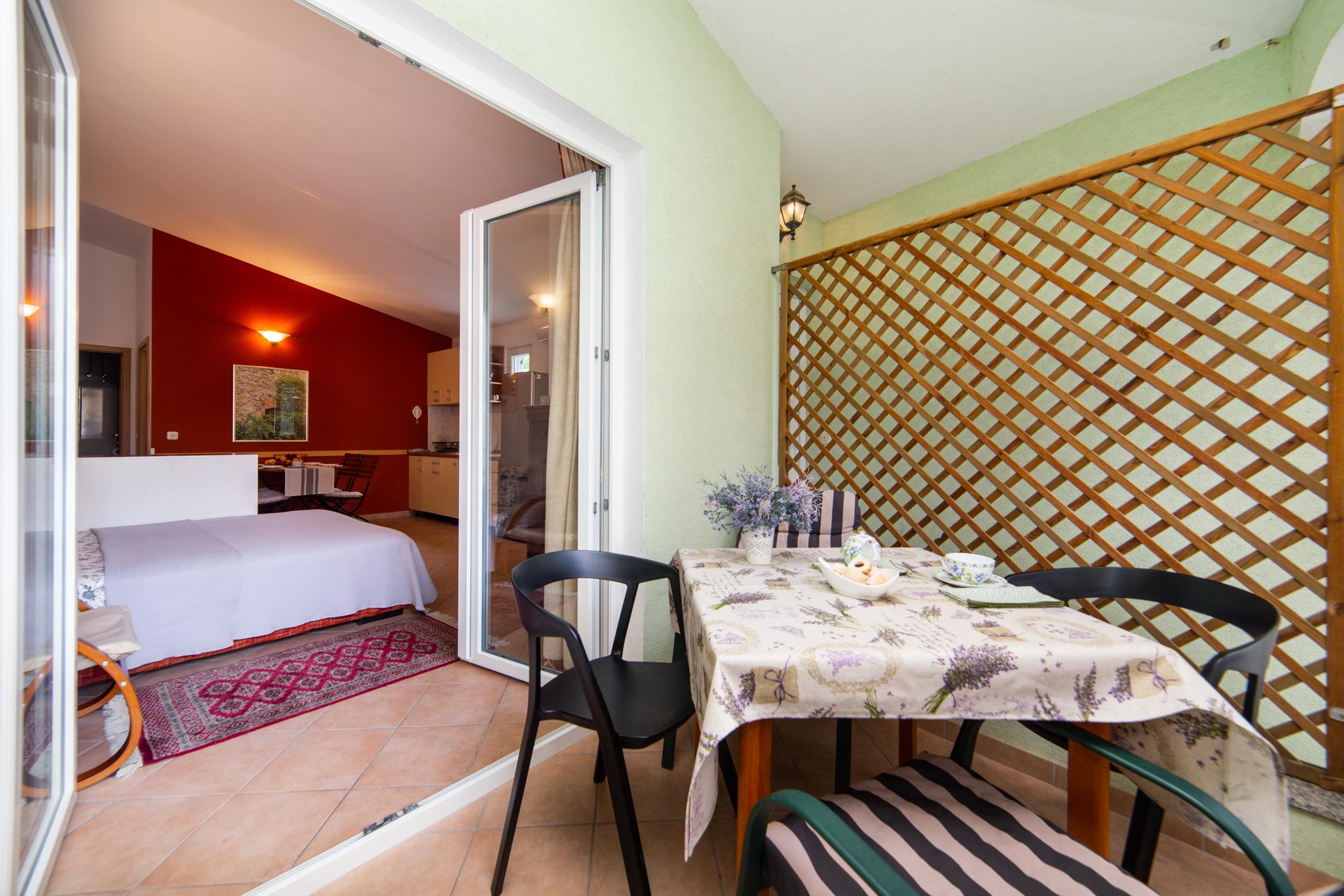 1-Zimmer-Ferienwohnung mit Terrasse Baska Voda, Makarska A-6707-b