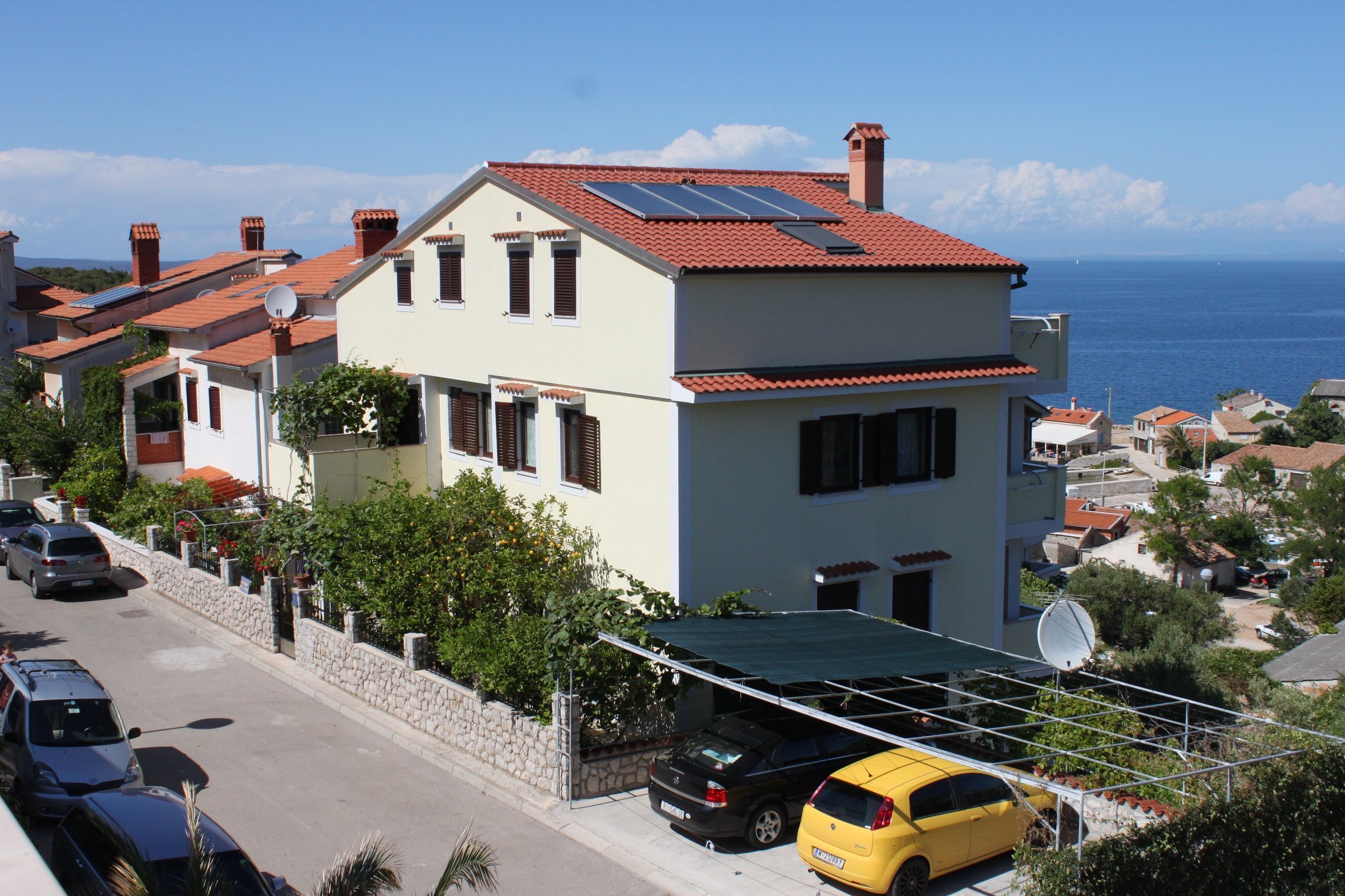 2-Zimmer-Ferienwohnung mit Terrasse und Meerblick Mali Losinj, Losinj