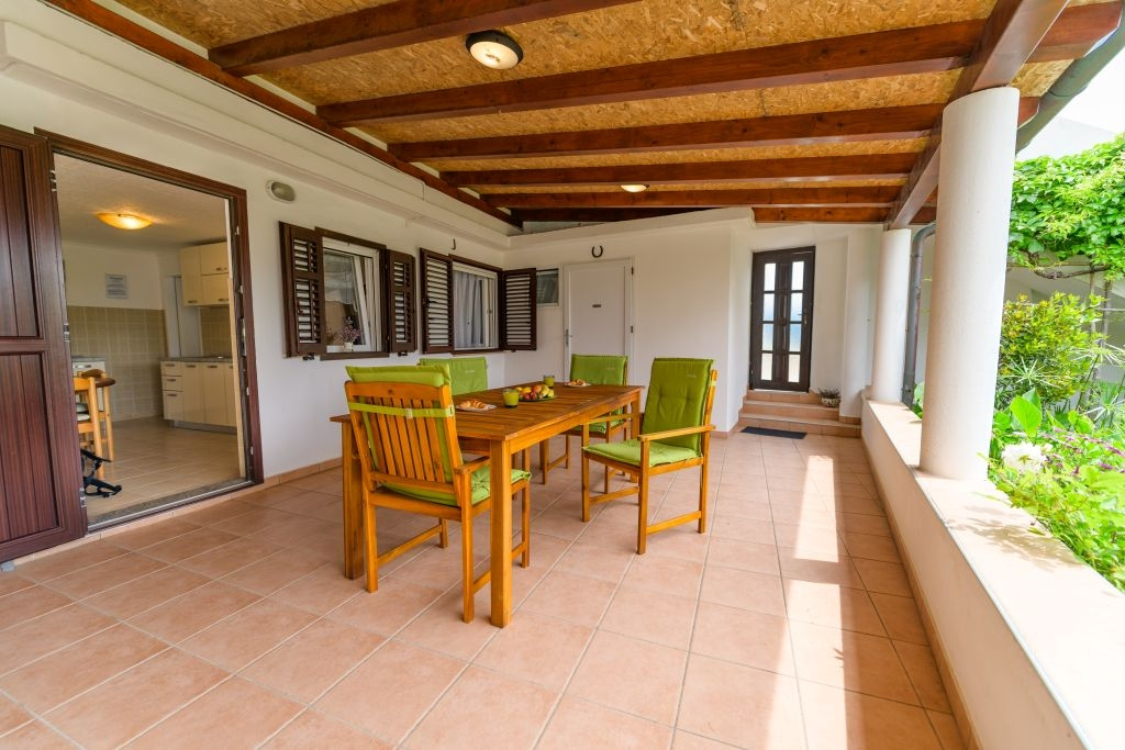 1-Zimmer-Ferienwohnung am Strand Nerezine, Losinj A-7963-b