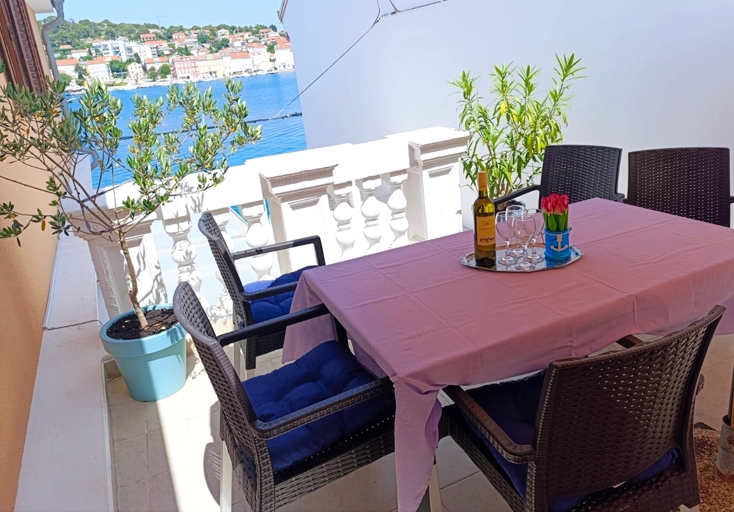 3-Zimmer-Ferienwohnung mit Terrasse und Meerblick Mali Losinj, Losinj