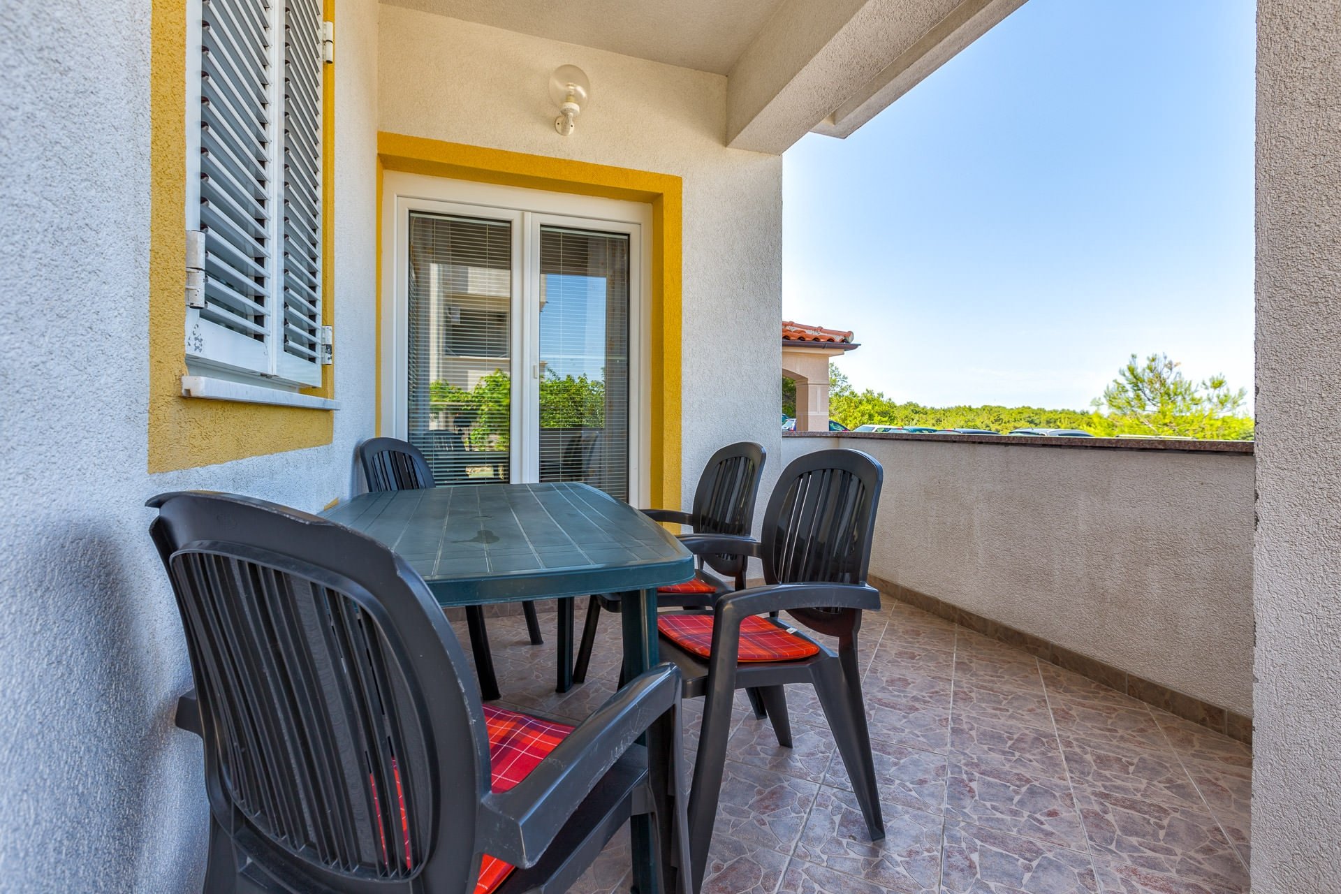 2-Zimmer-Ferienwohnung mit Terrasse und Meerblick Mali Losinj, Losinj