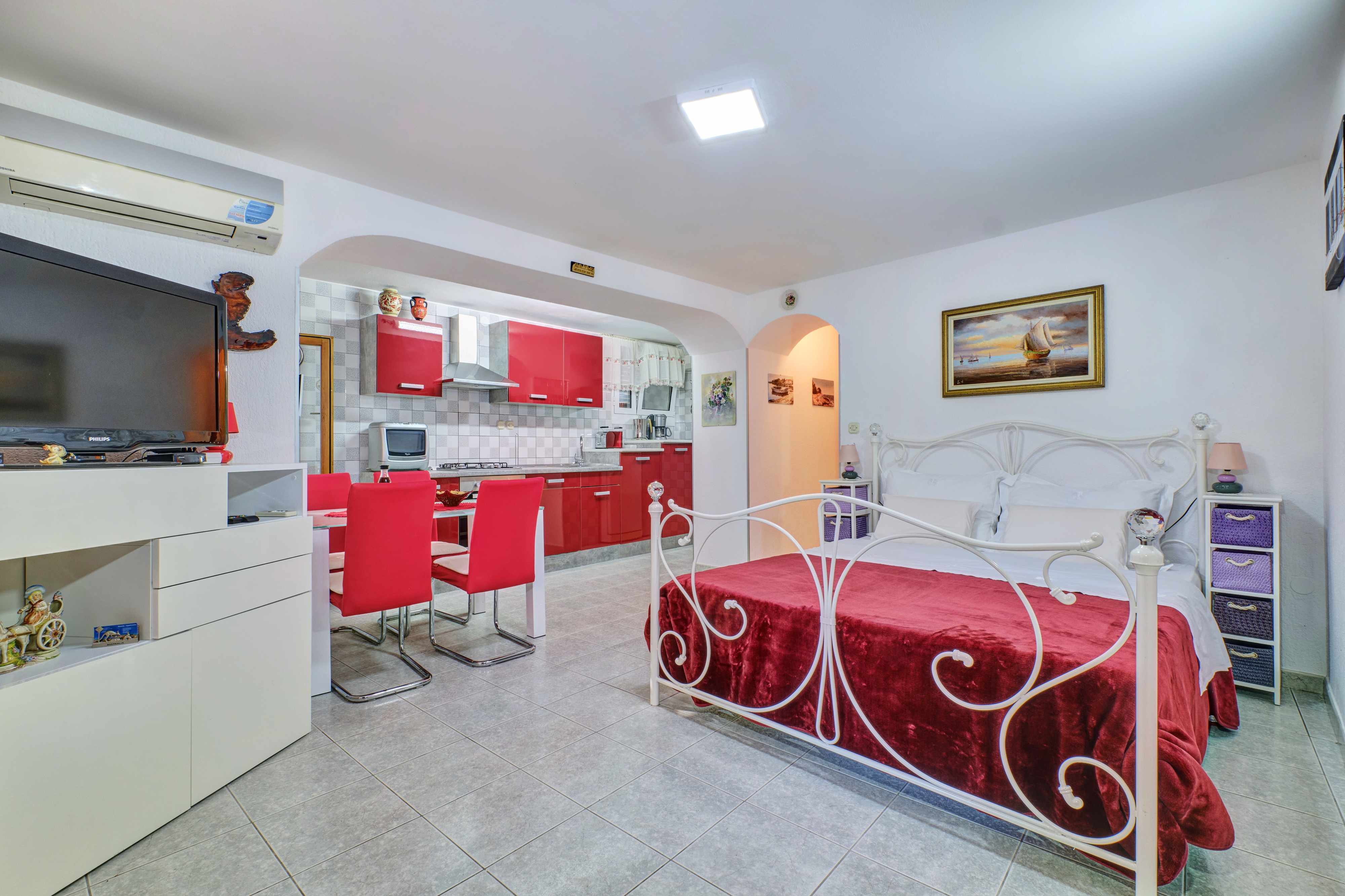 Apartments and rooms with parking space Nerezine, Lošinj - 8049