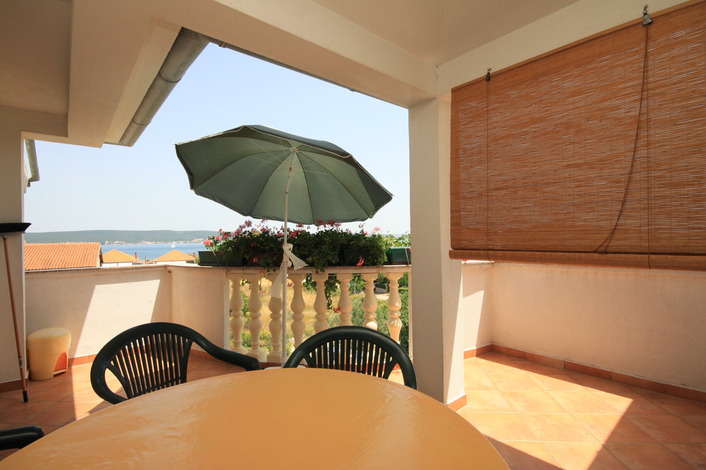 2-Zimmer-Ferienwohnung mit Terrasse und Meerblick Nevidane, Pasman A-8