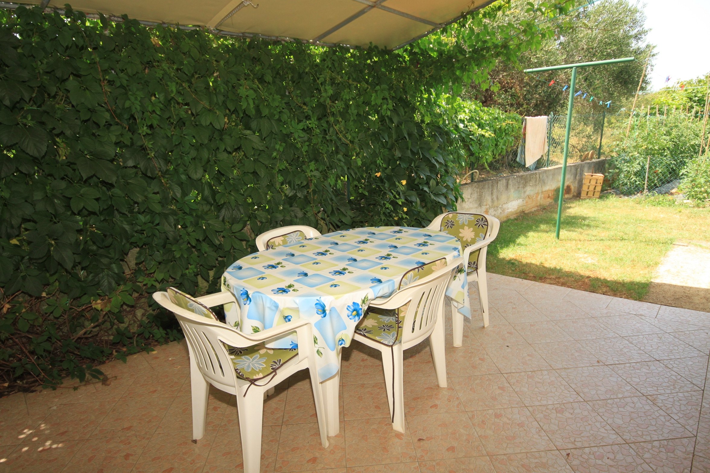 1-Zimmer-Ferienwohnung mit Terrasse Nevidane, Pasman A-8273-c