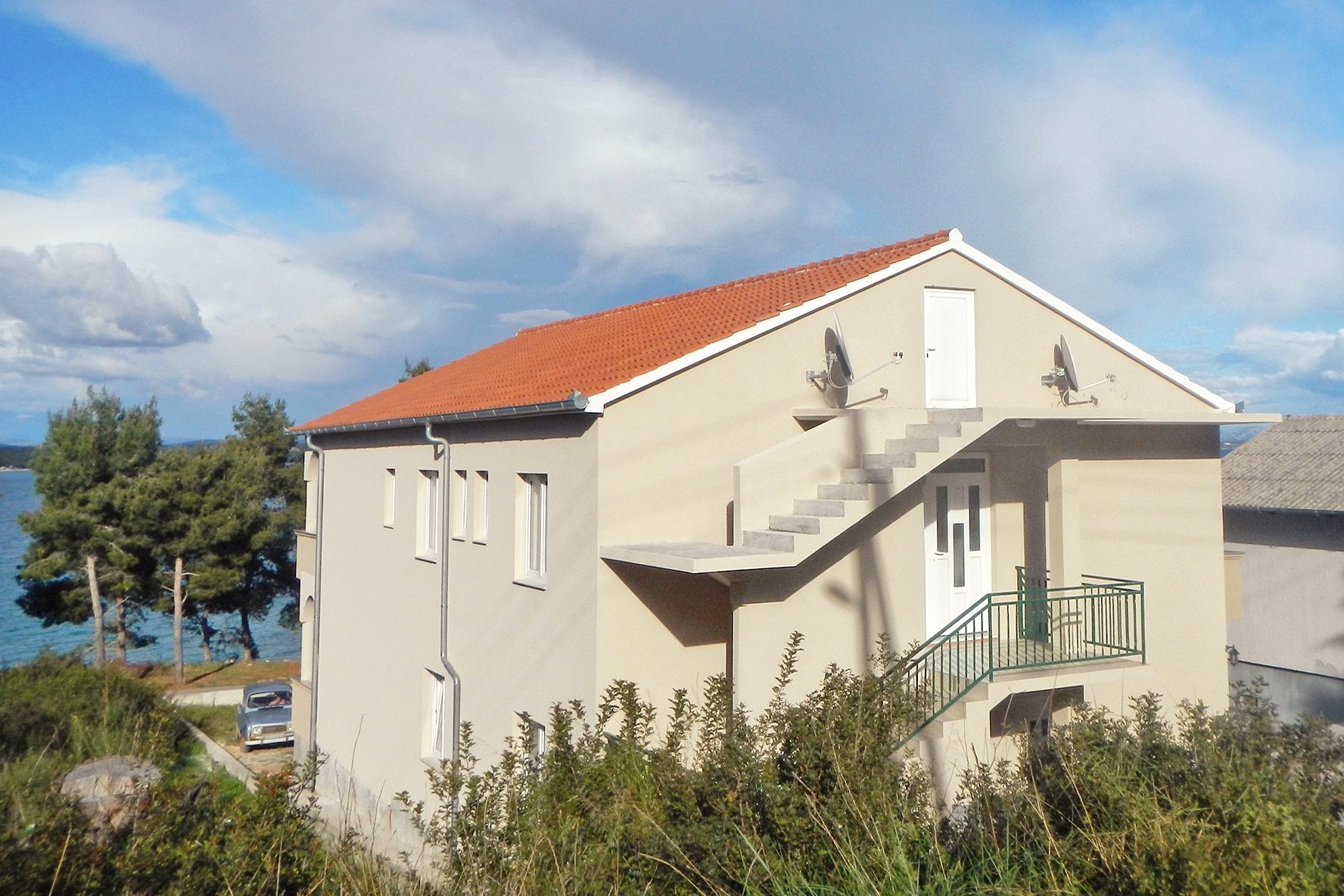 2-Zimmer-Ferienwohnung am Strand Tkon, Pasman A-8454-b
