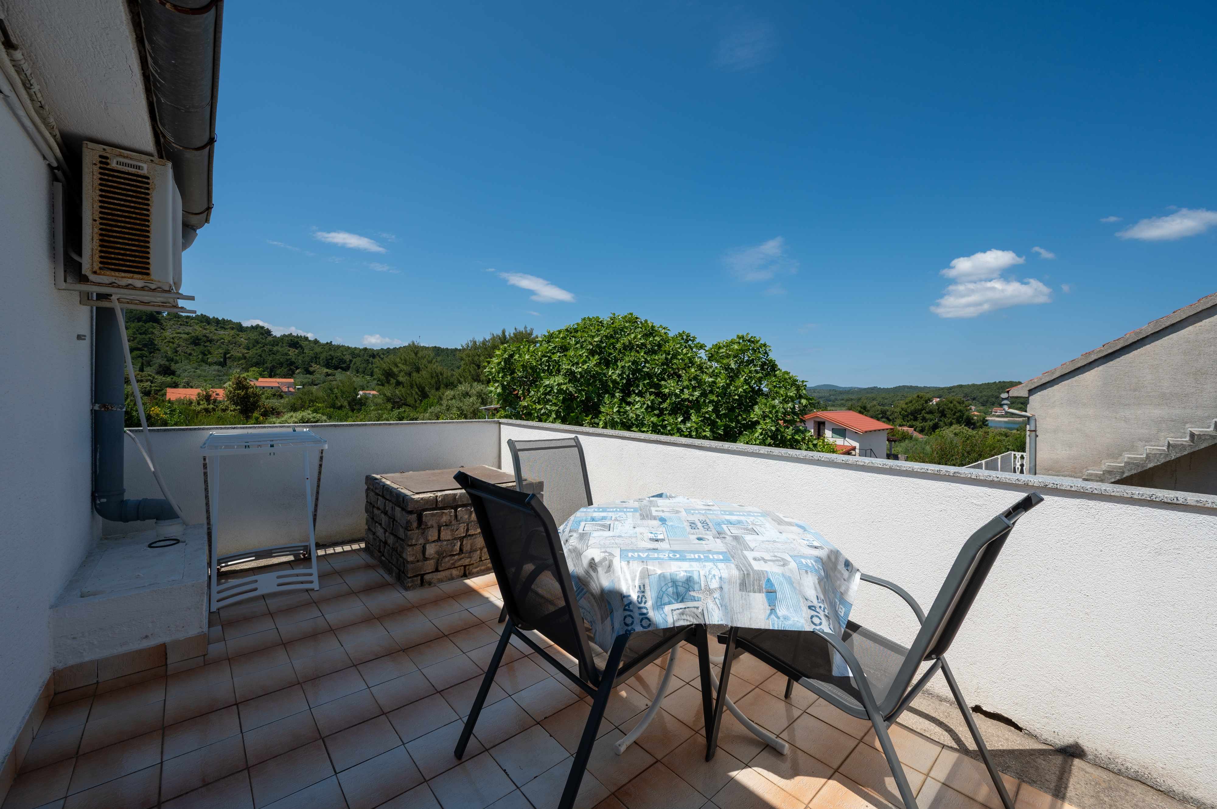 2-Zimmer-Ferienwohnung mit Terrasse Zdrelac, Pasman A-8514-a