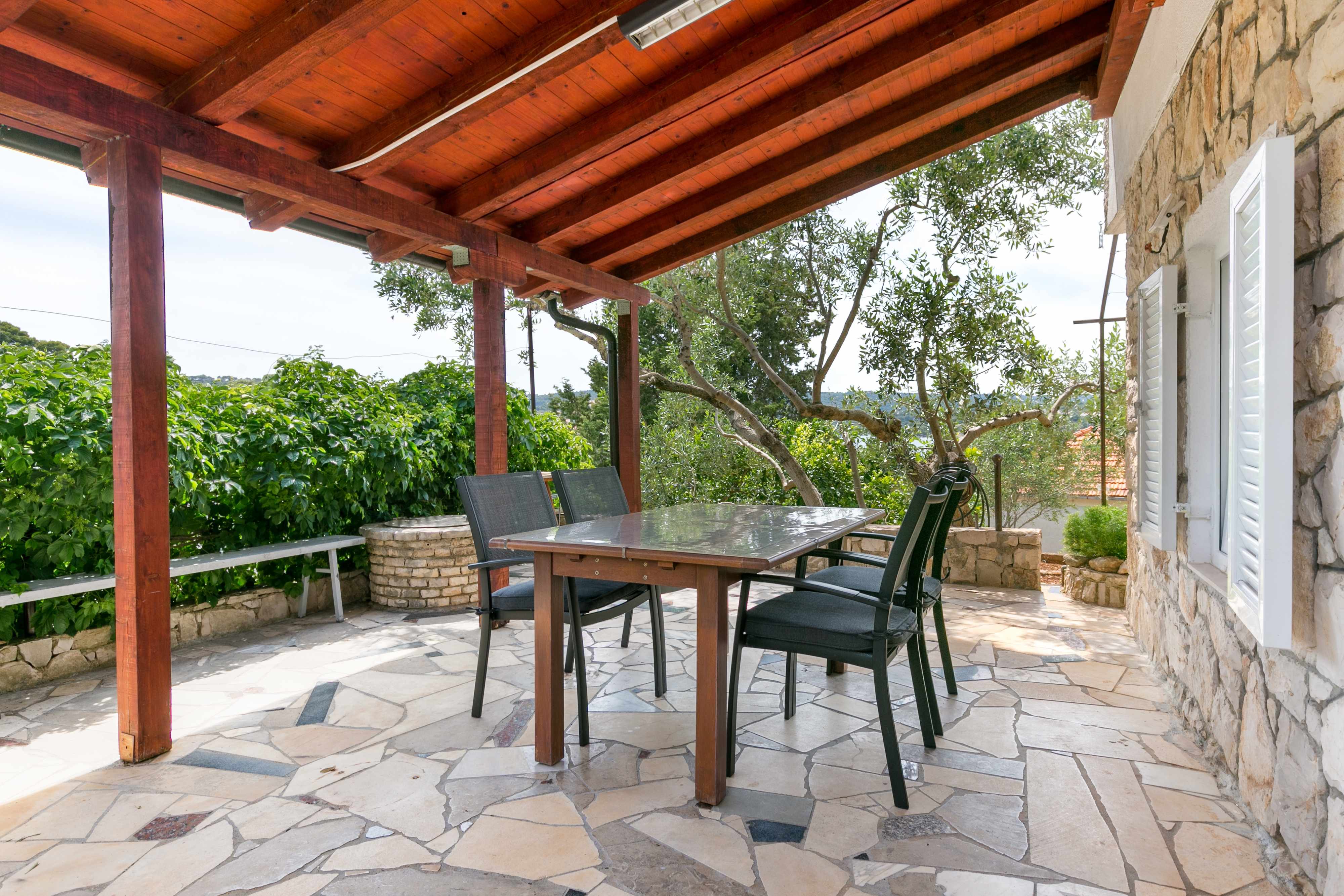 1-Zimmer-Ferienwohnung mit Terrasse Necujam, Solta A-8691-b