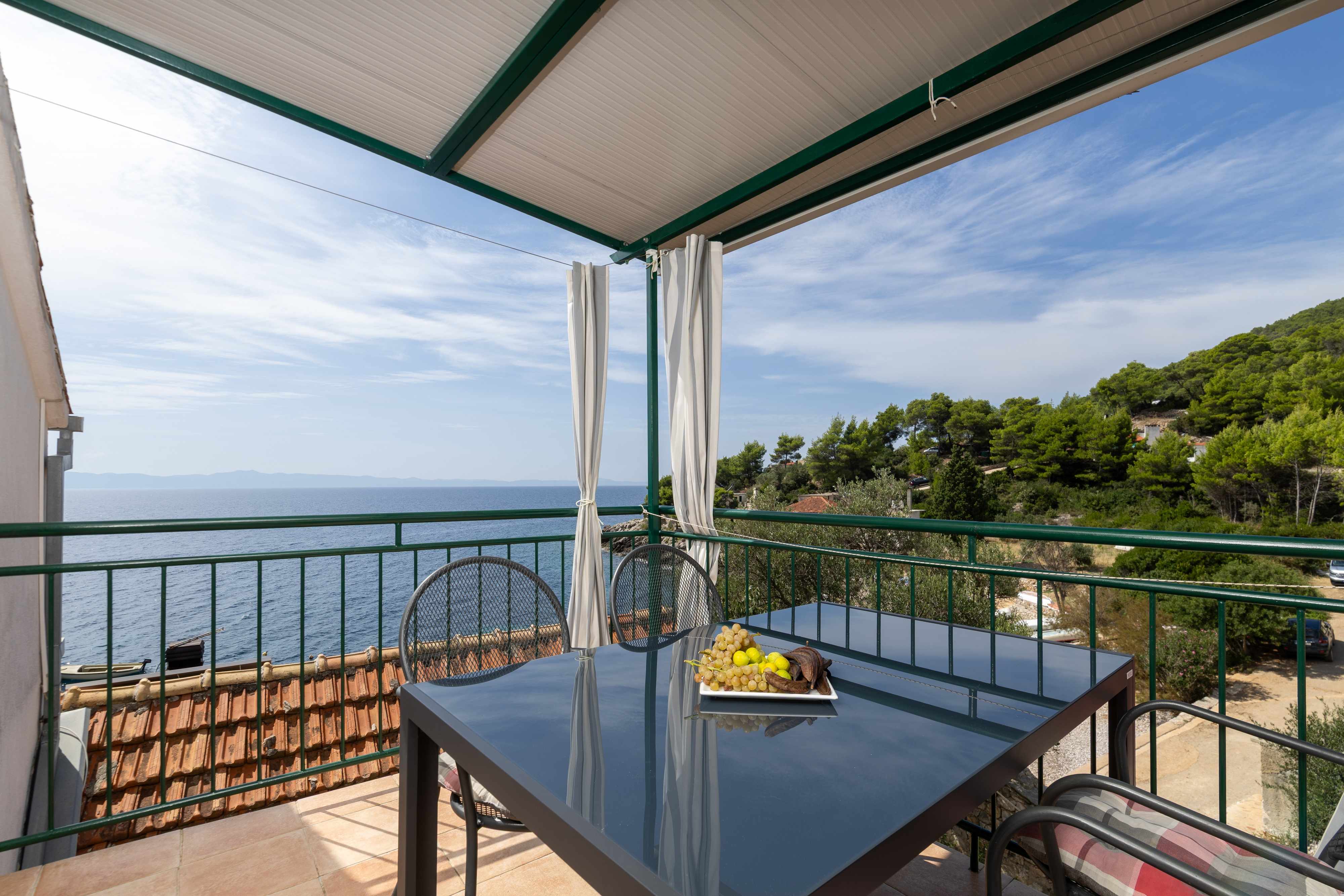 1-Zimmer-Ferienwohnung am Strand Bucht Tvrdni Dolac, Hvar A-8703-a