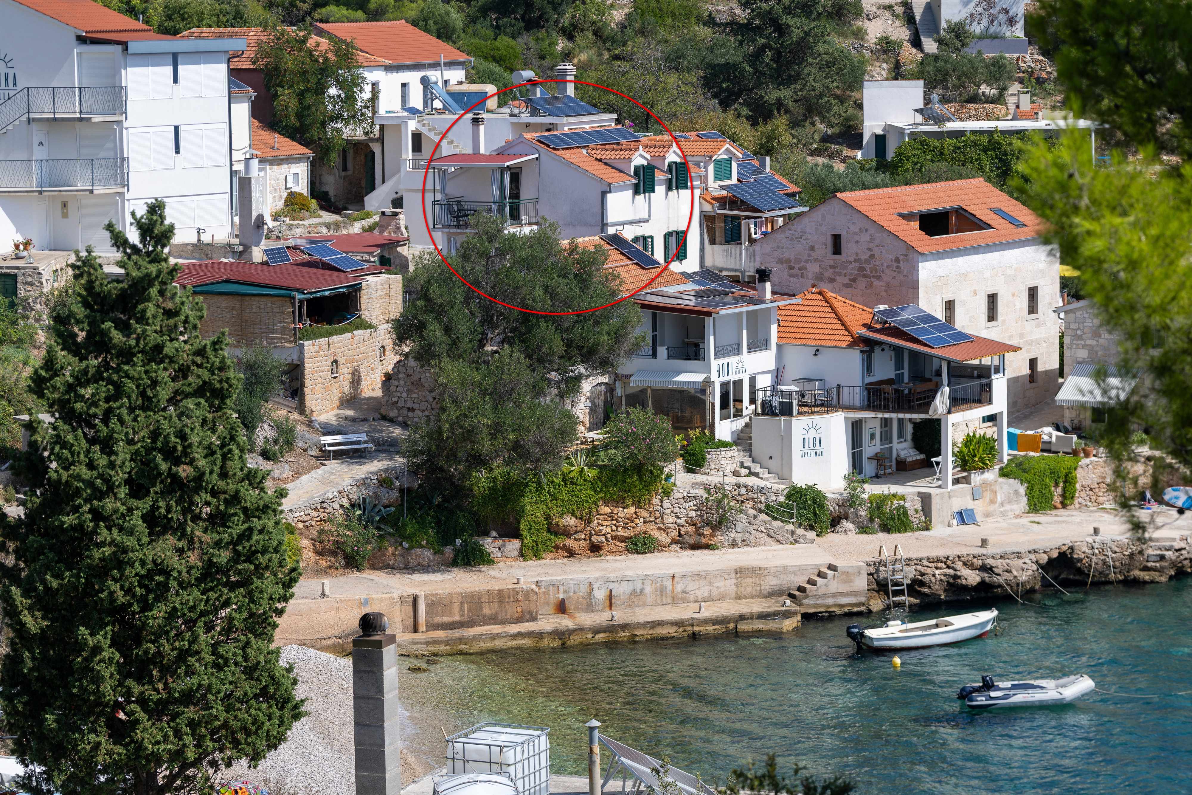 3-Zimmer-Ferienwohnung am Strand Bucht Tvrdni Dolac, Hvar A-8703-b