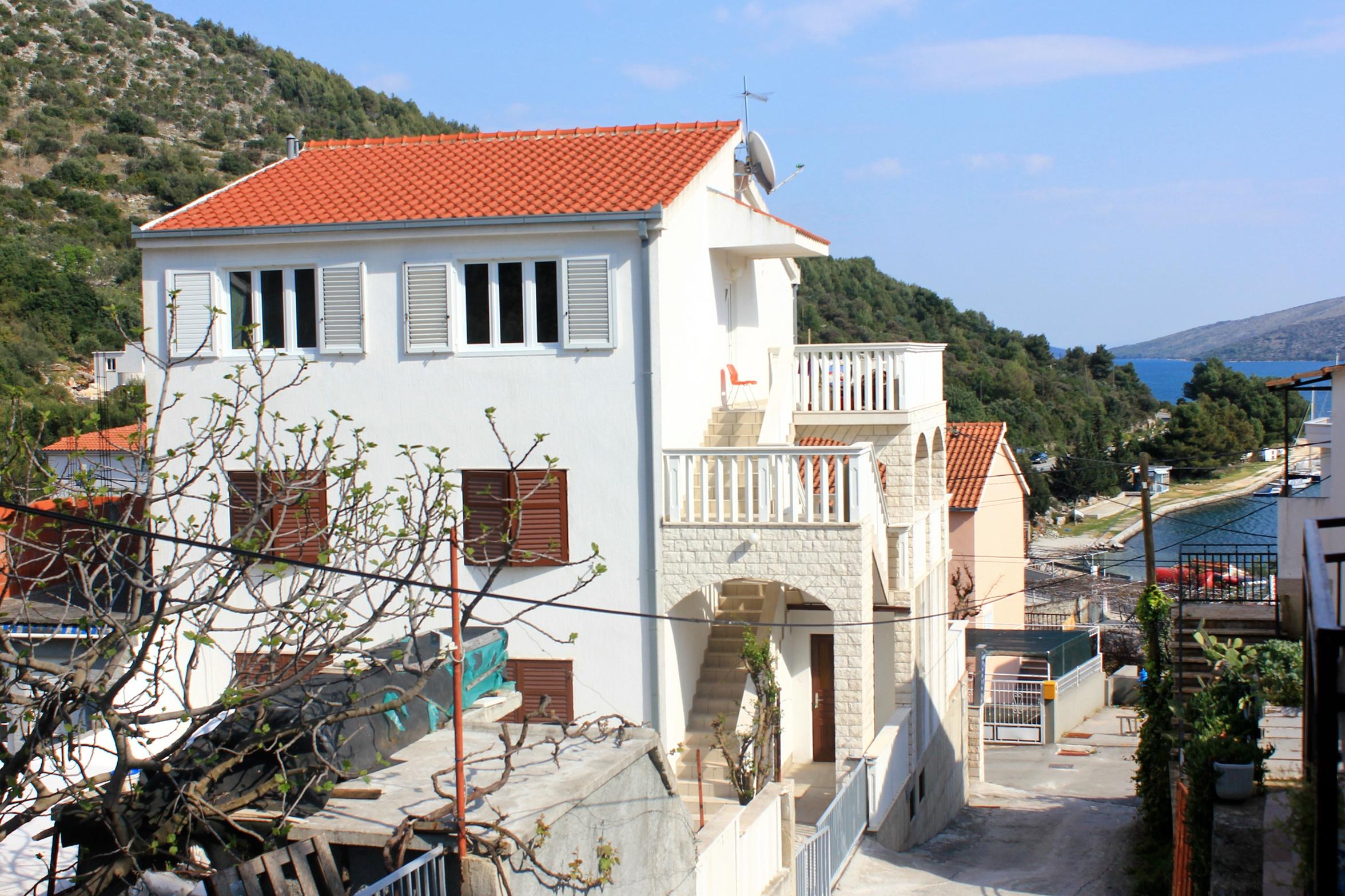 1-Zimmer-Ferienwohnung mit Balkon und Meerblick Marina, Trogir A-10003