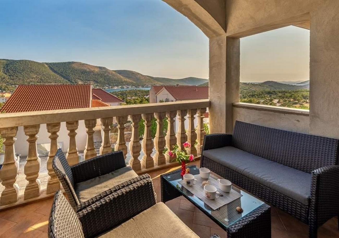 1-Zimmer-Ferienwohnung mit Terrasse und Meerblick Grebastica, Sibenik