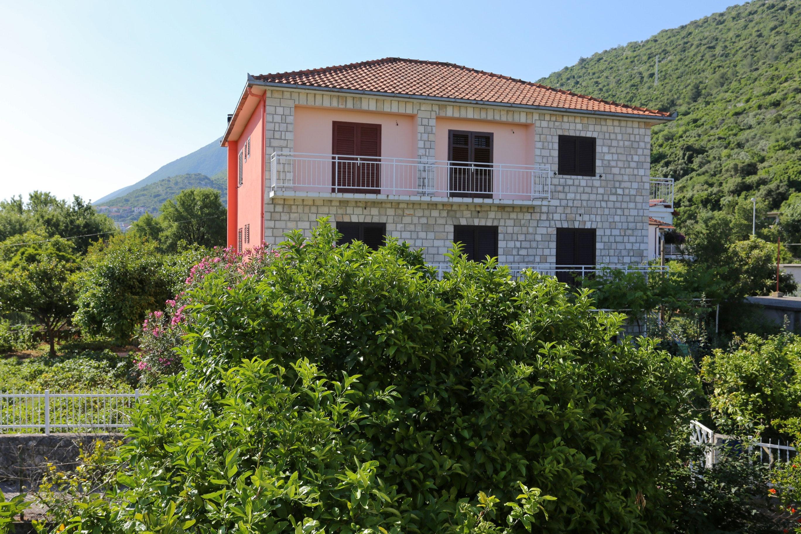 2-Zimmer-Ferienwohnung mit Balkon Trpanj, Peljesac A-10148-c