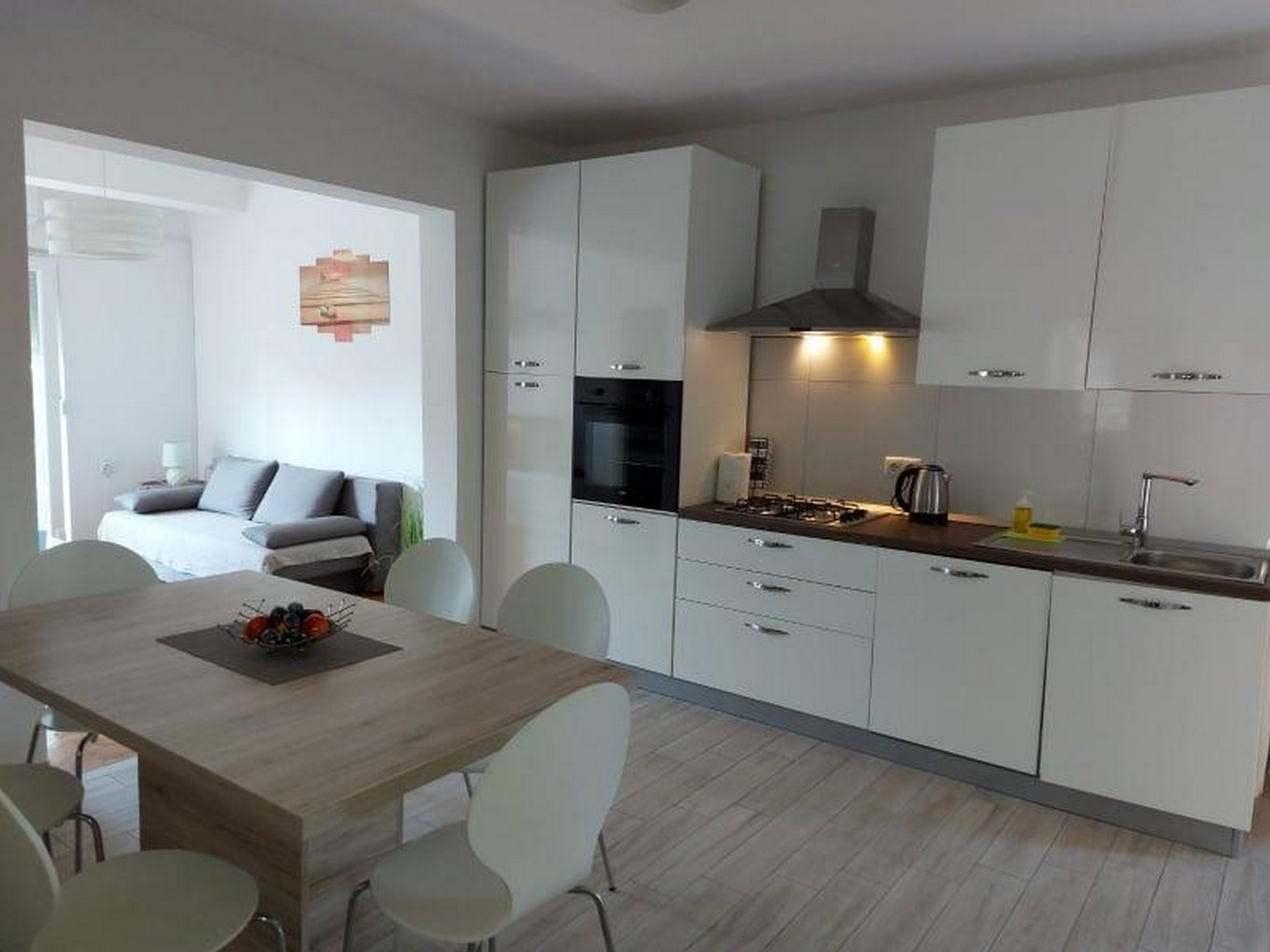 3-Zimmer-Ferienwohnung mit Balkon und Meerblick Necujam, Solta A-13884