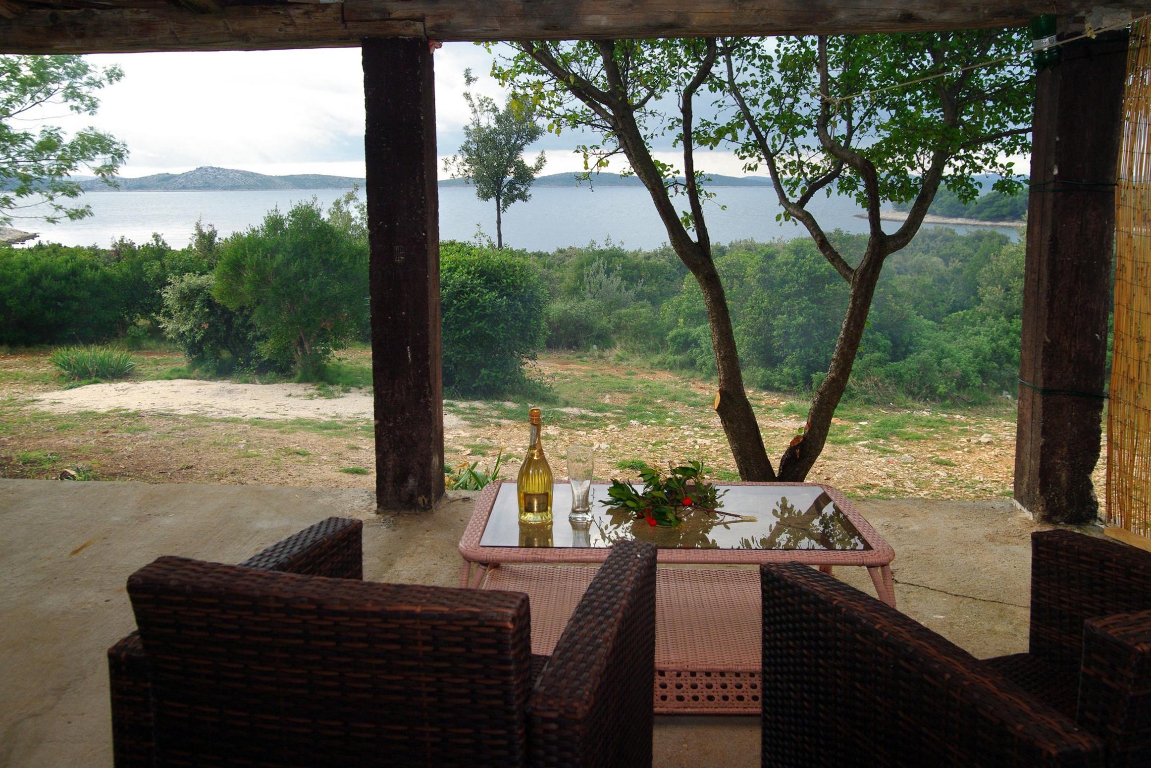 2-Zimmer-Haus mit Terrasse und Meerblick Bucht Zuborovica, Pasman K-32