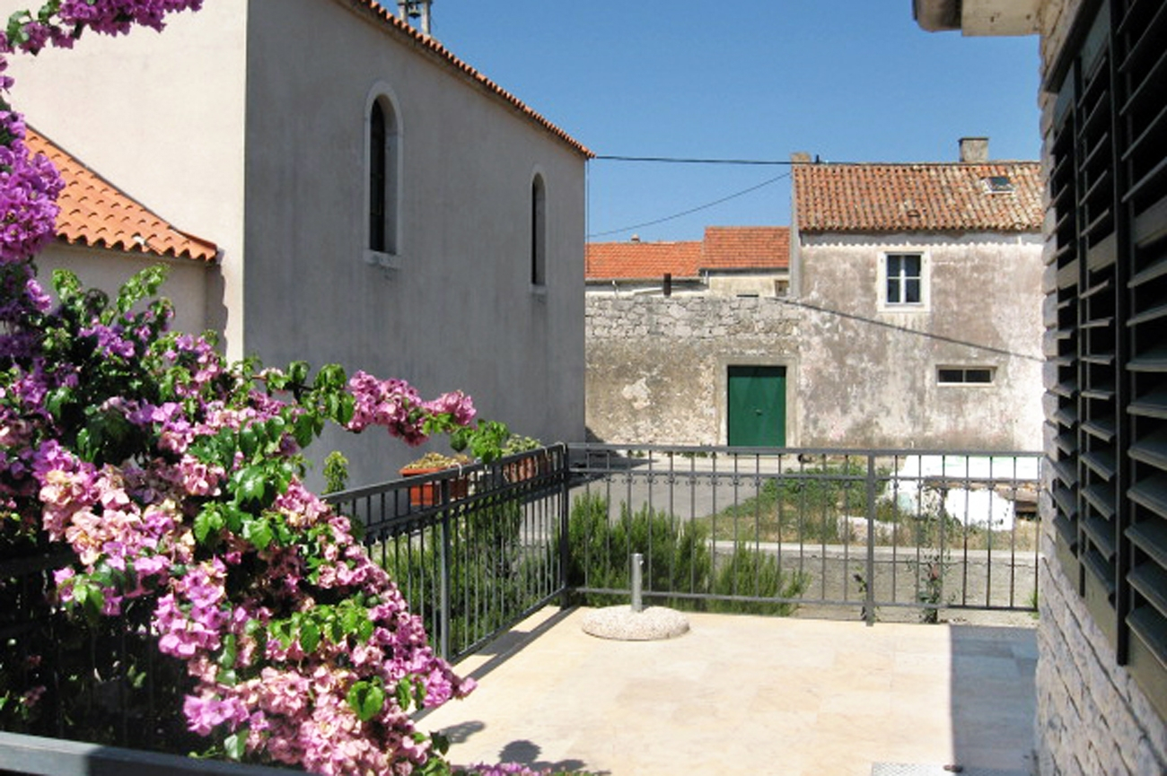 3-Zimmer-Haus mit Terrasse Pasman K-870