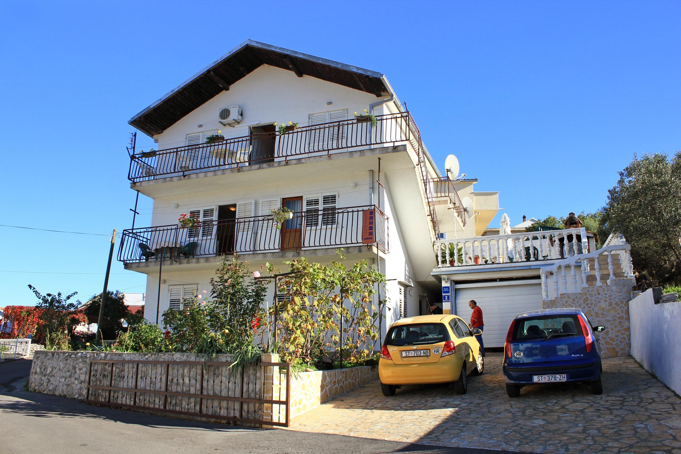 3-Zimmer-Ferienwohnung mit Balkon und Meerblick Mastrinka, Ciovo A-942