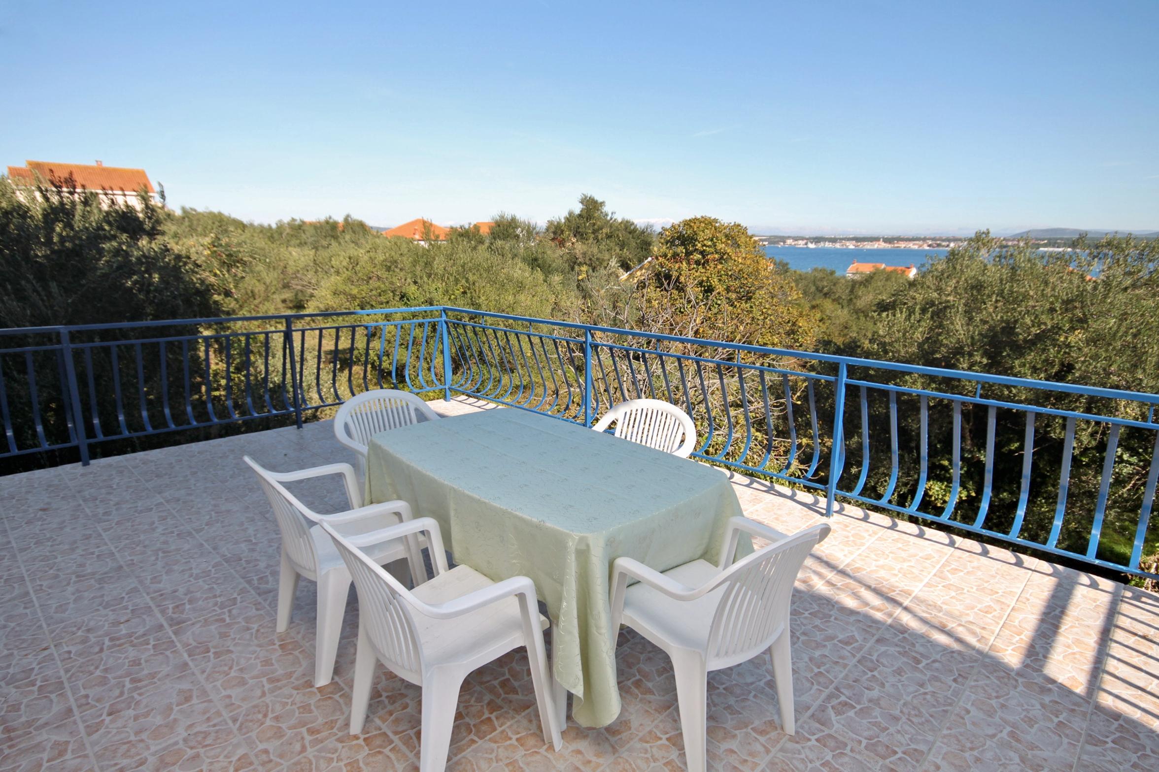 2-Zimmer-Ferienwohnung mit Terrasse und Meerblick Tkon, Pasman A-9713-