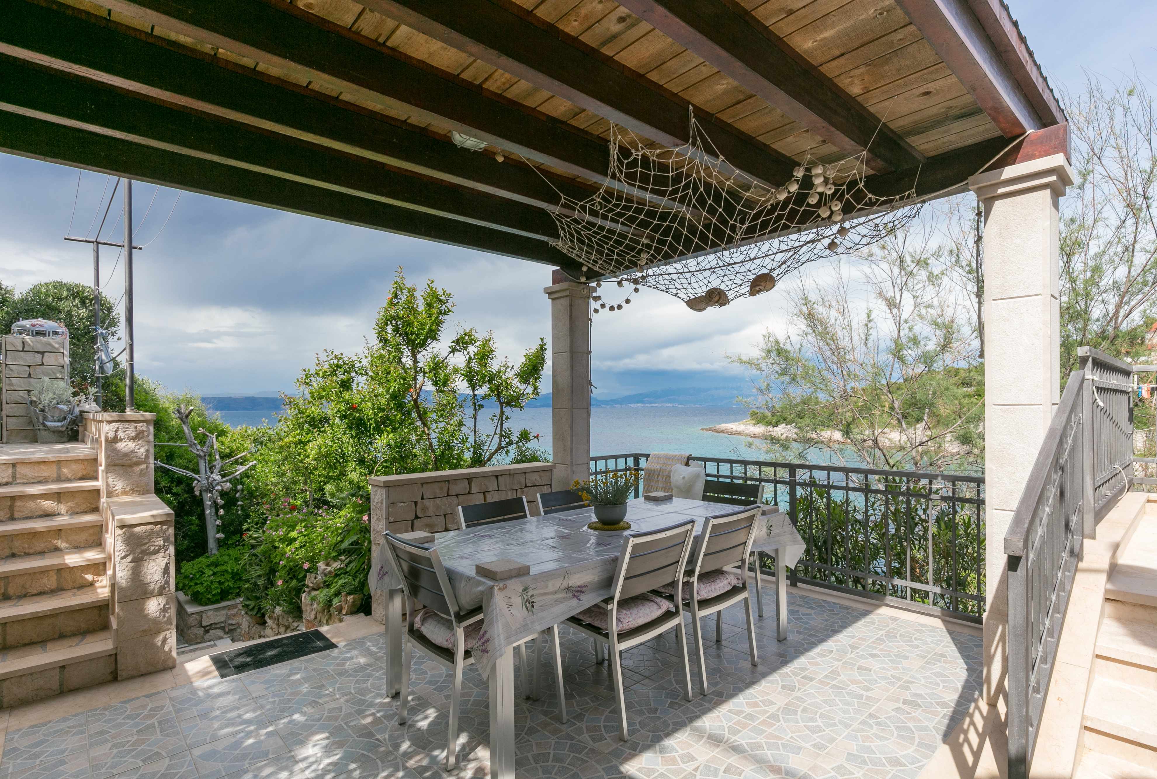 2-Zimmer-Ferienwohnung am Strand Bucht Donja Krušica, Solta A-11146-a