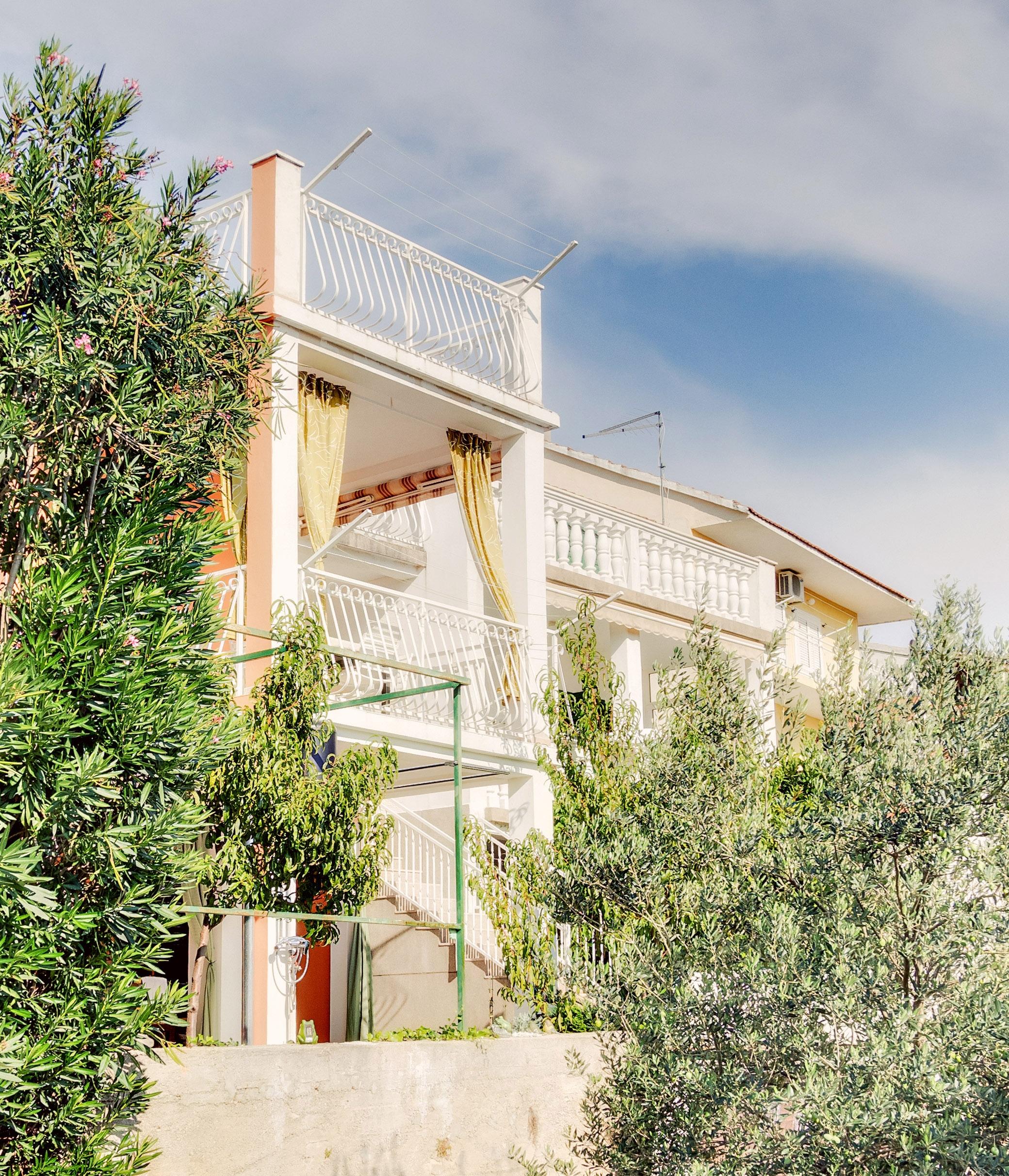 3-Zimmer-Ferienwohnung mit Terrasse Grebastica, Sibenik A-12588-a