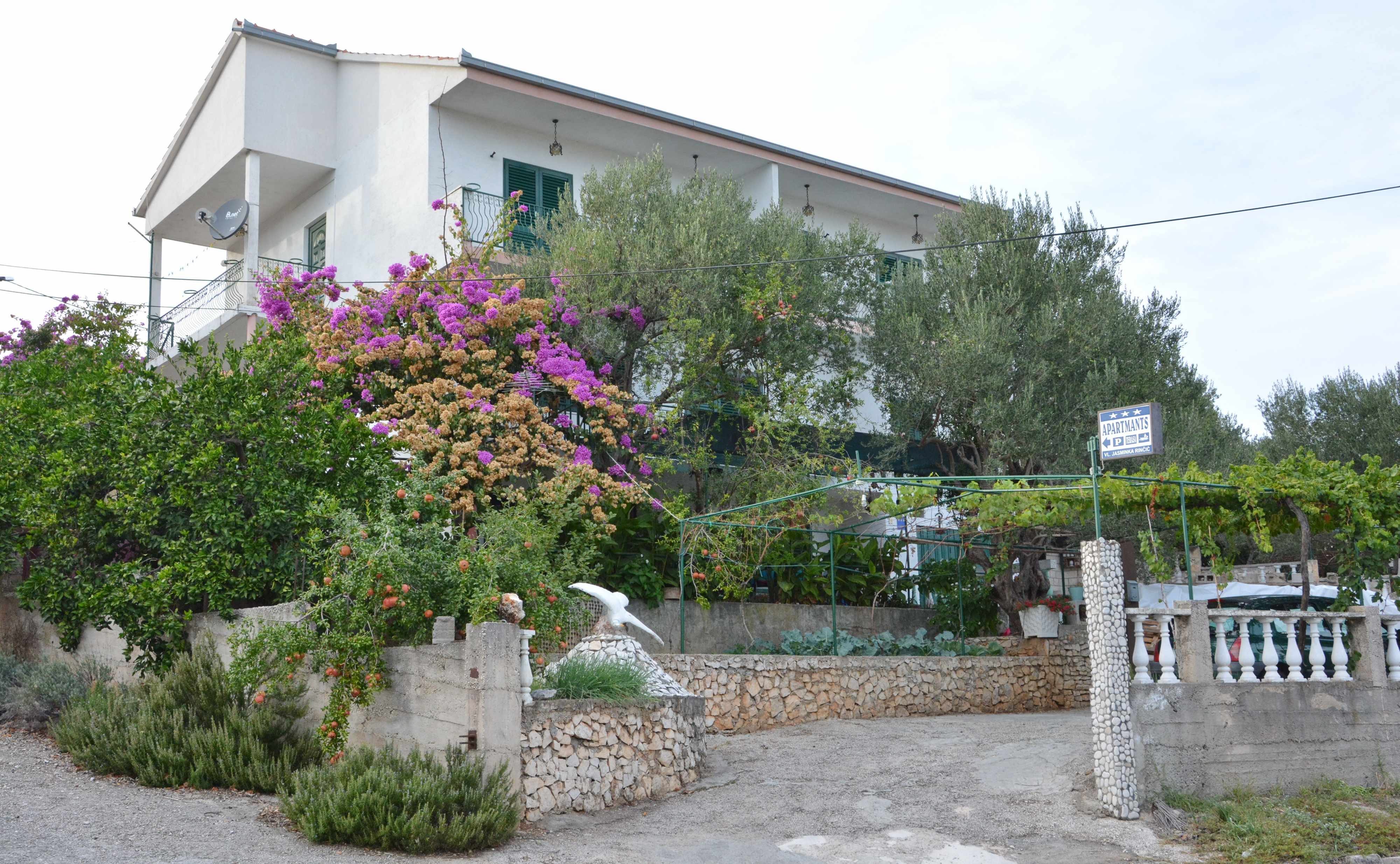 1-Zimmer-Ferienwohnung mit Terrasse und Meerblick Poljica, Trogir A-12